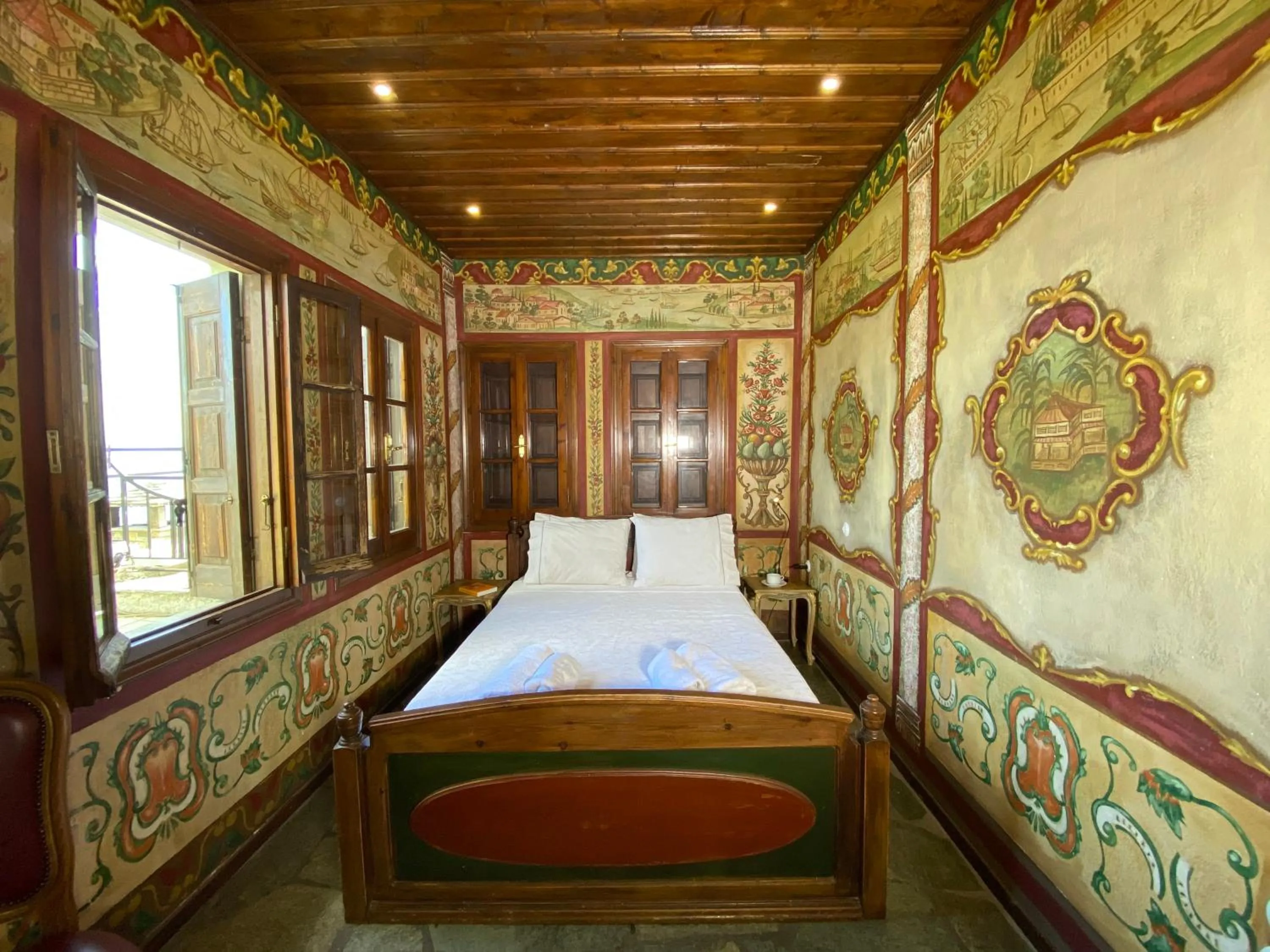 Bed in Archontika Karamarlis