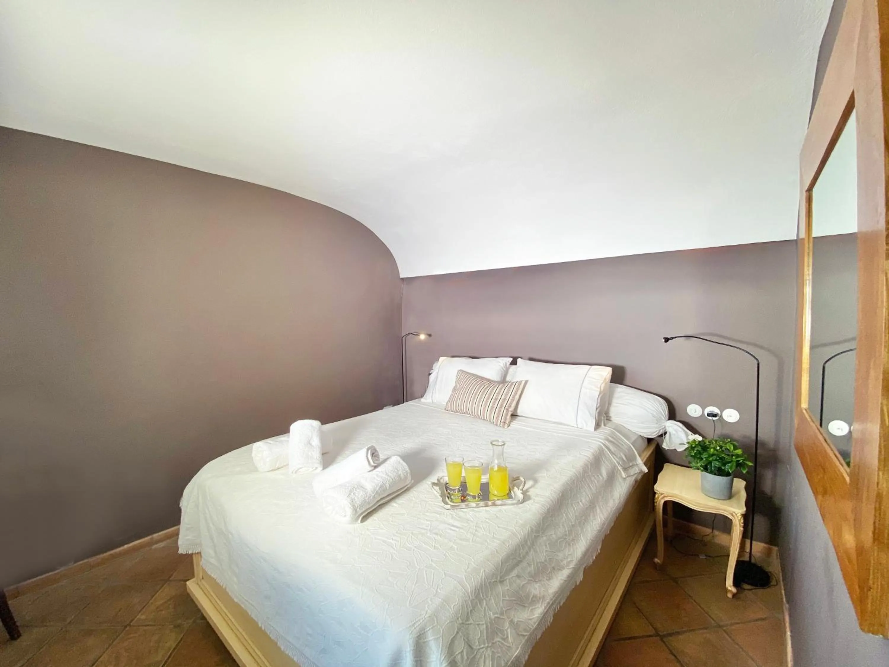 Bed in Archontika Karamarlis