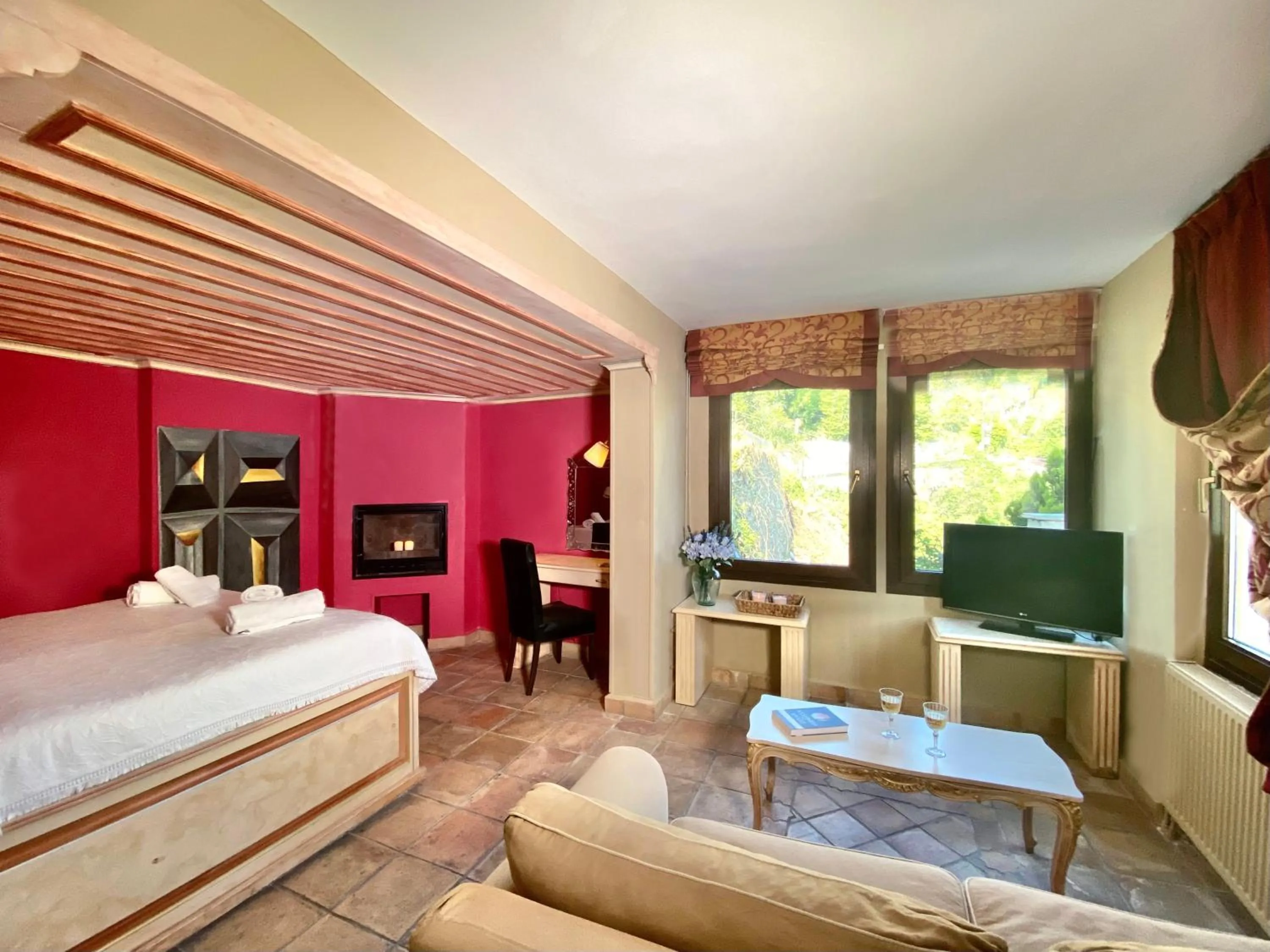 Bed in Archontika Karamarlis