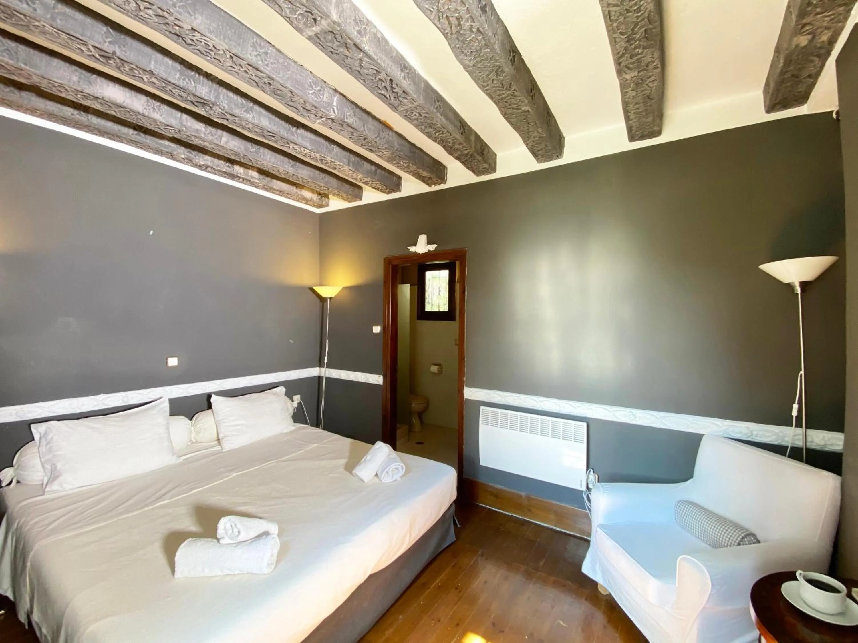 Photo of the whole room, Bed in Archontika Karamarlis