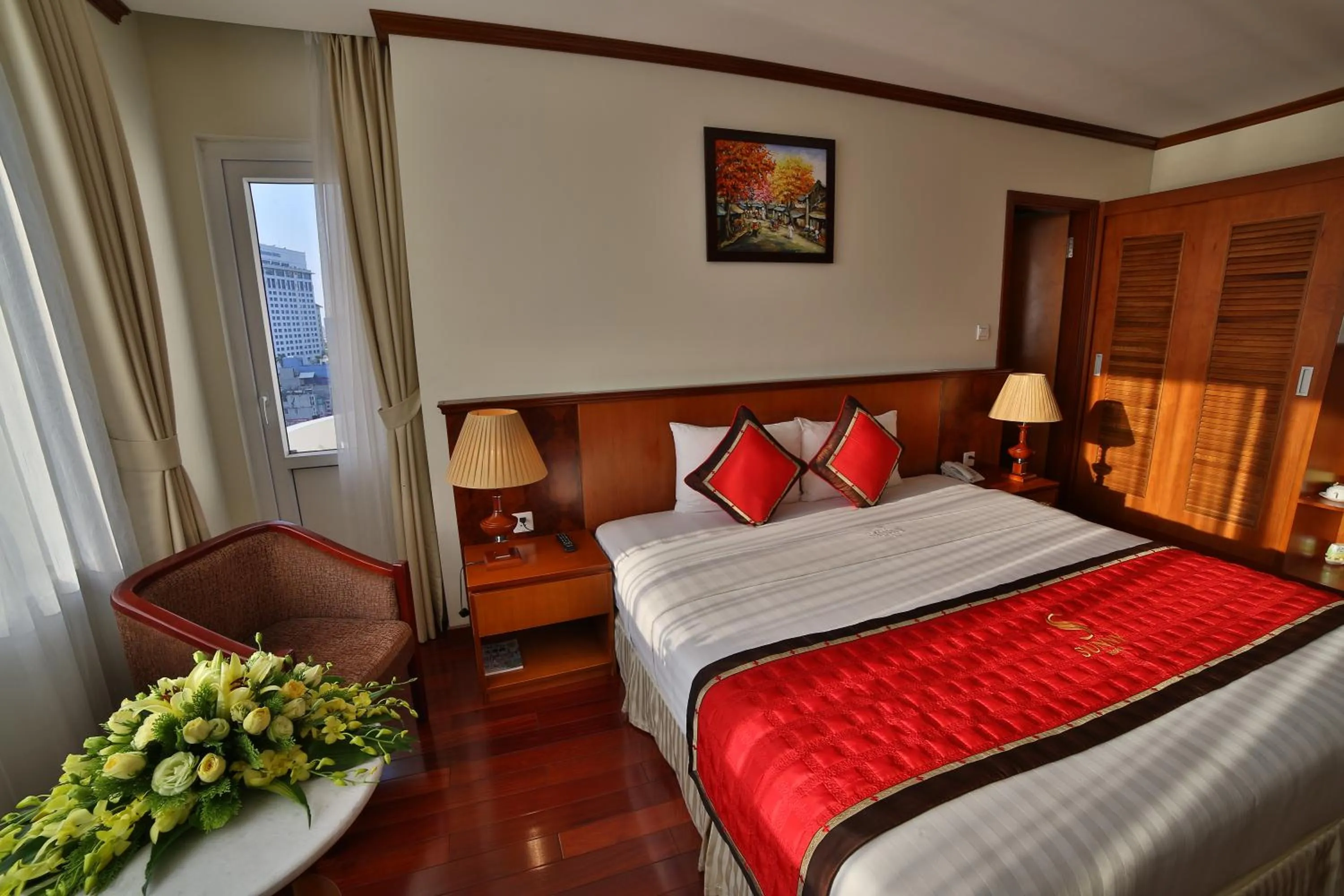 Bedroom, Bed in Sunny Hotel 1