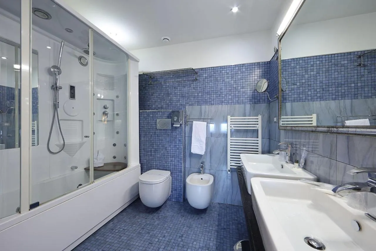 Hot Tub in Hotel Relax Roma Nord