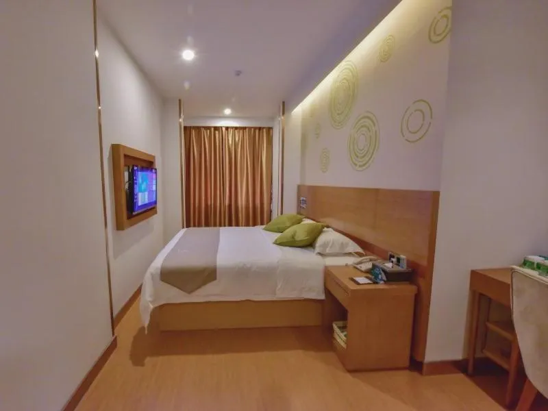 Bed in GreenTree Inn Huanggang Qichun County Ouyada Square Express Hotel