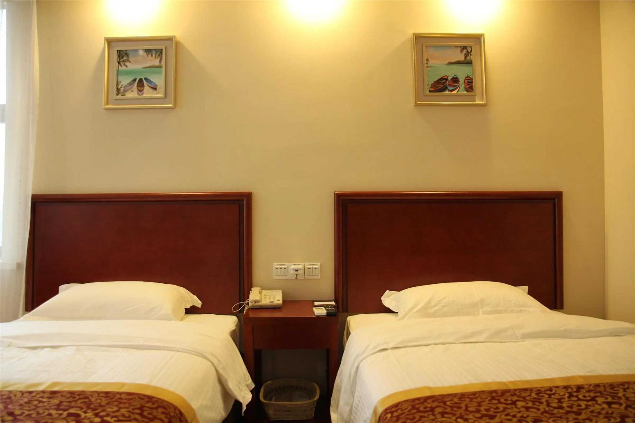 Bed in GreenTree Inn Zhejiang Ningbo District Huashan Road And Huanghe Road Express Hotel