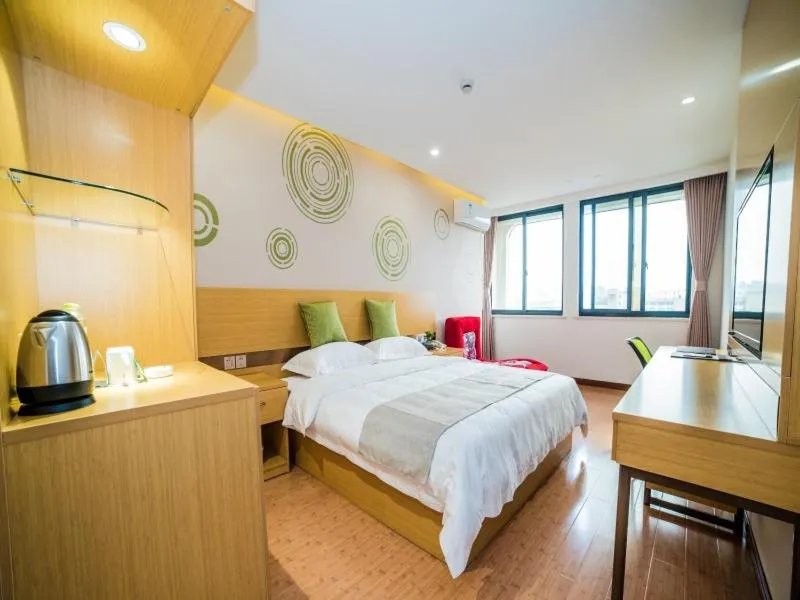 Bed in GreenTree Inn Zhejiang Ningbo District Huashan Road And Huanghe Road Express Hotel