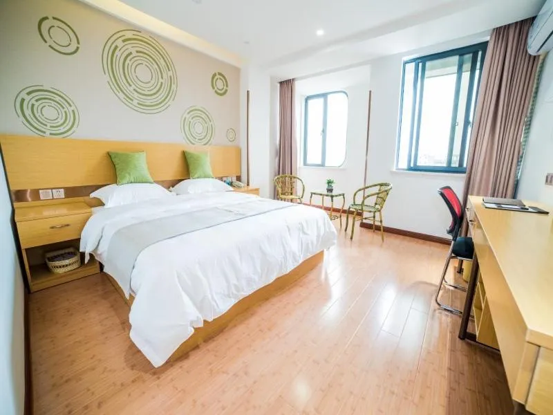 Bed in GreenTree Inn Zhejiang Ningbo District Huashan Road And Huanghe Road Express Hotel
