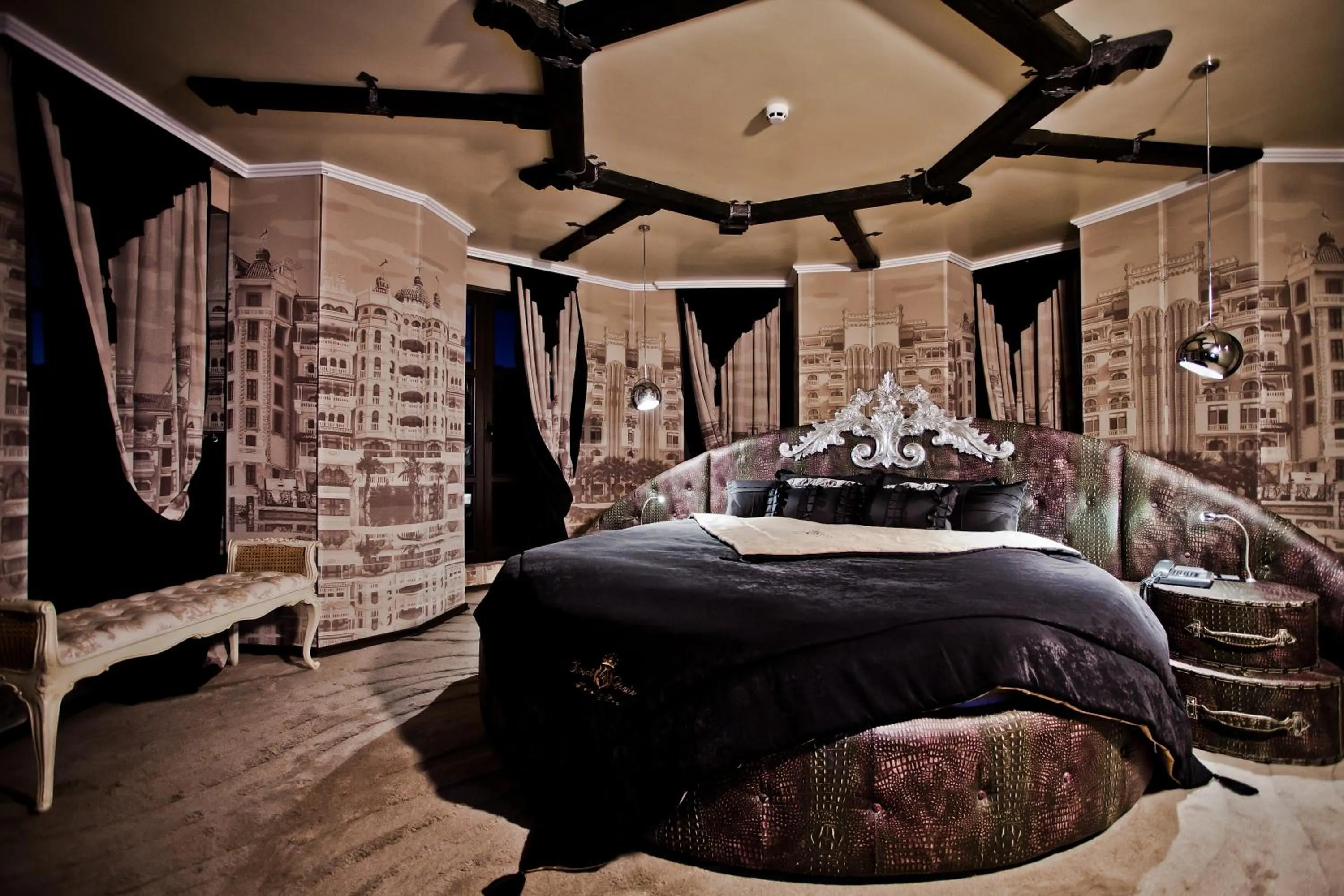 Bed in Royal Castle Design & SPA