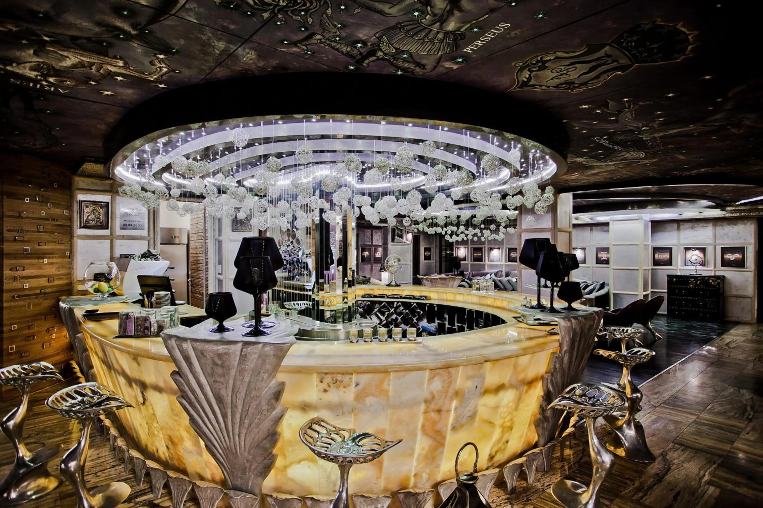 Lounge or bar in Royal Castle Design & SPA