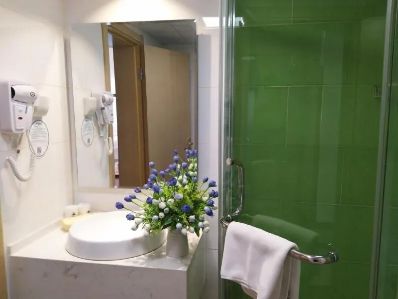 GreenTree Qinghai Hainan Tibetan autonomous prefecture Gonghe County Express Hotel