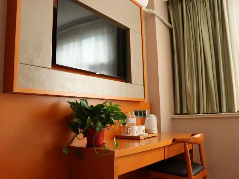 Shell Rizhao Donggang District Bus station Hotel