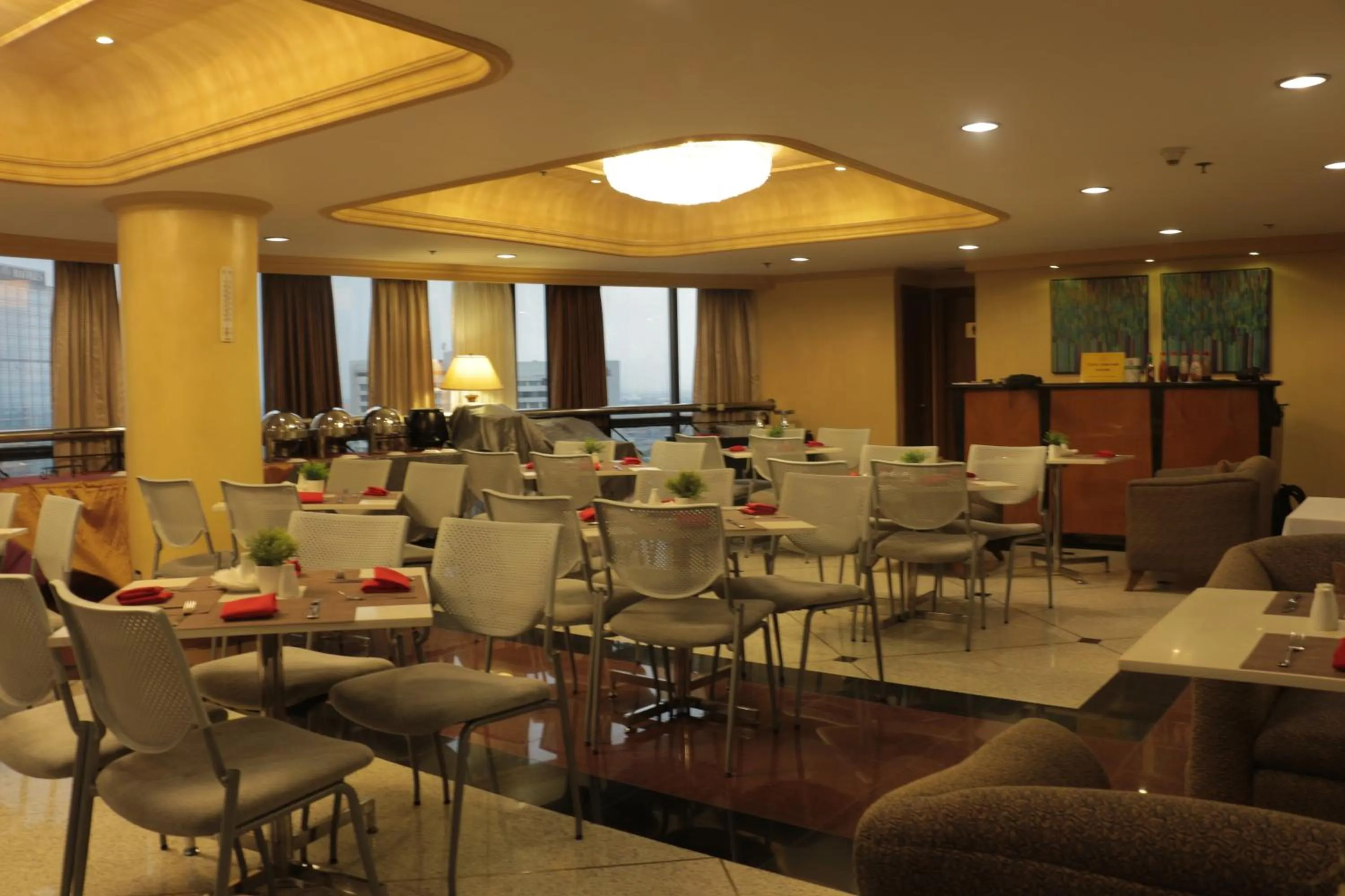 Restaurant/places to eat in Prince Plaza II Condotel