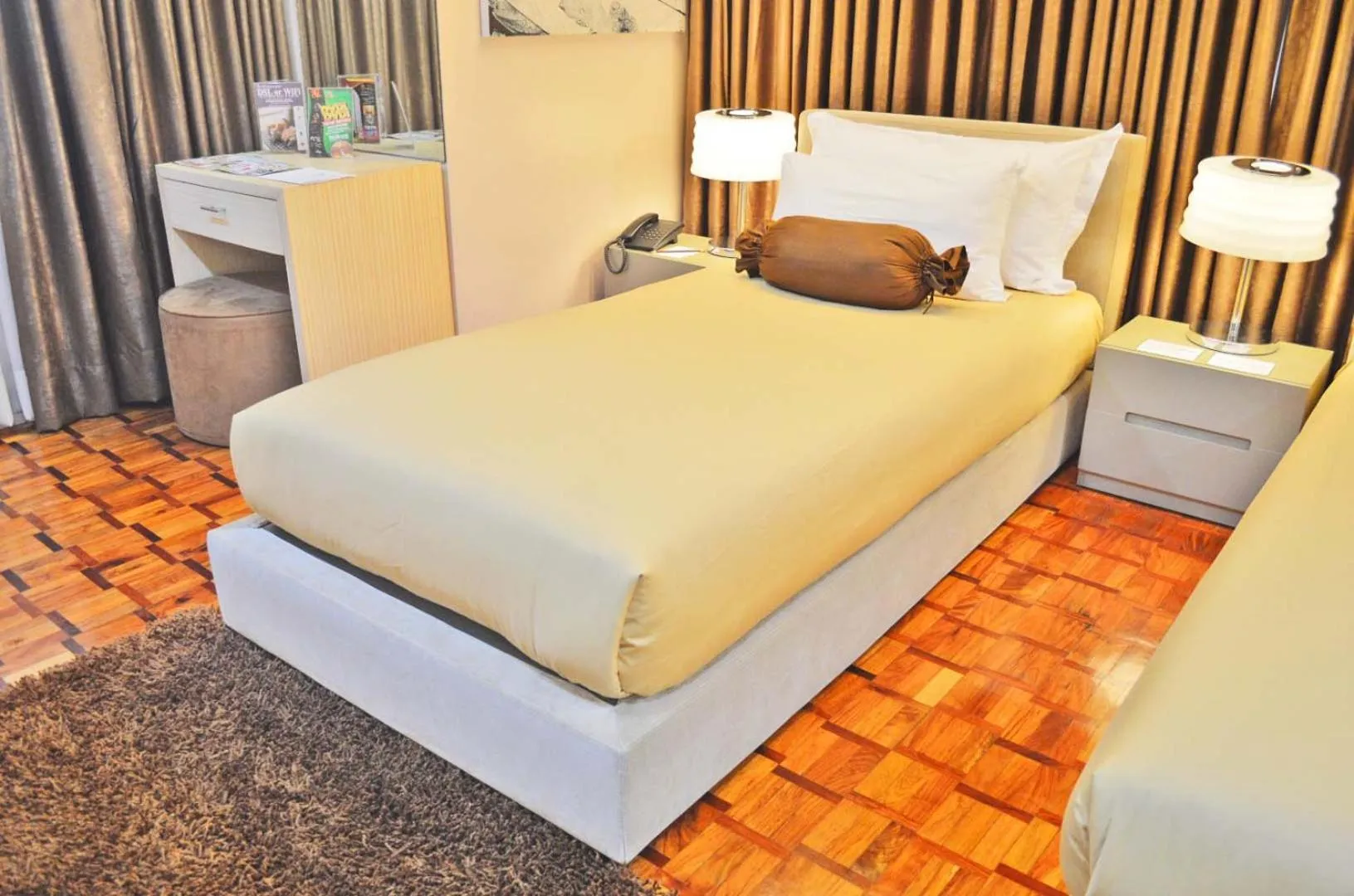 Bed in Prince Plaza II Condotel