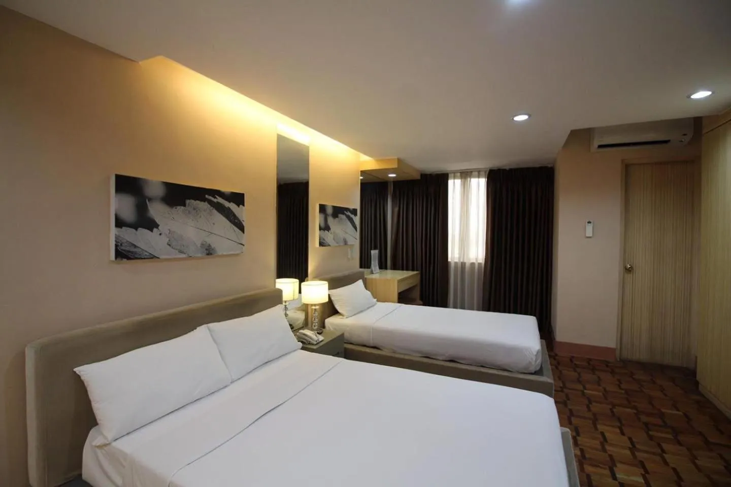Bed in Prince Plaza II Condotel