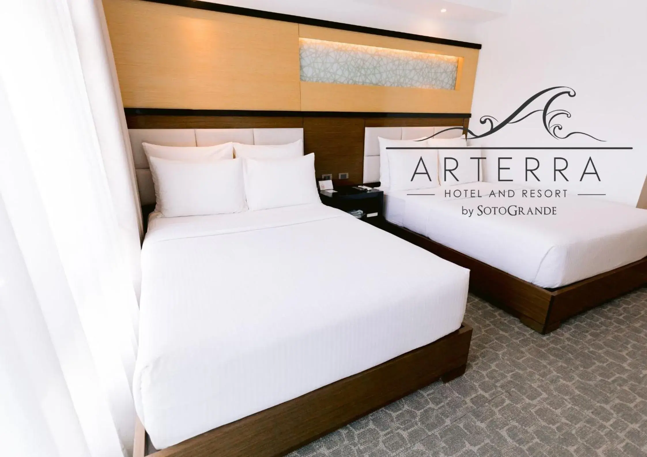 Deluxe Double or Twin Room with City View in Arterra Hotel and Resort Deluxe Double or Twin Room with City View in Arterra Hotel and Resort