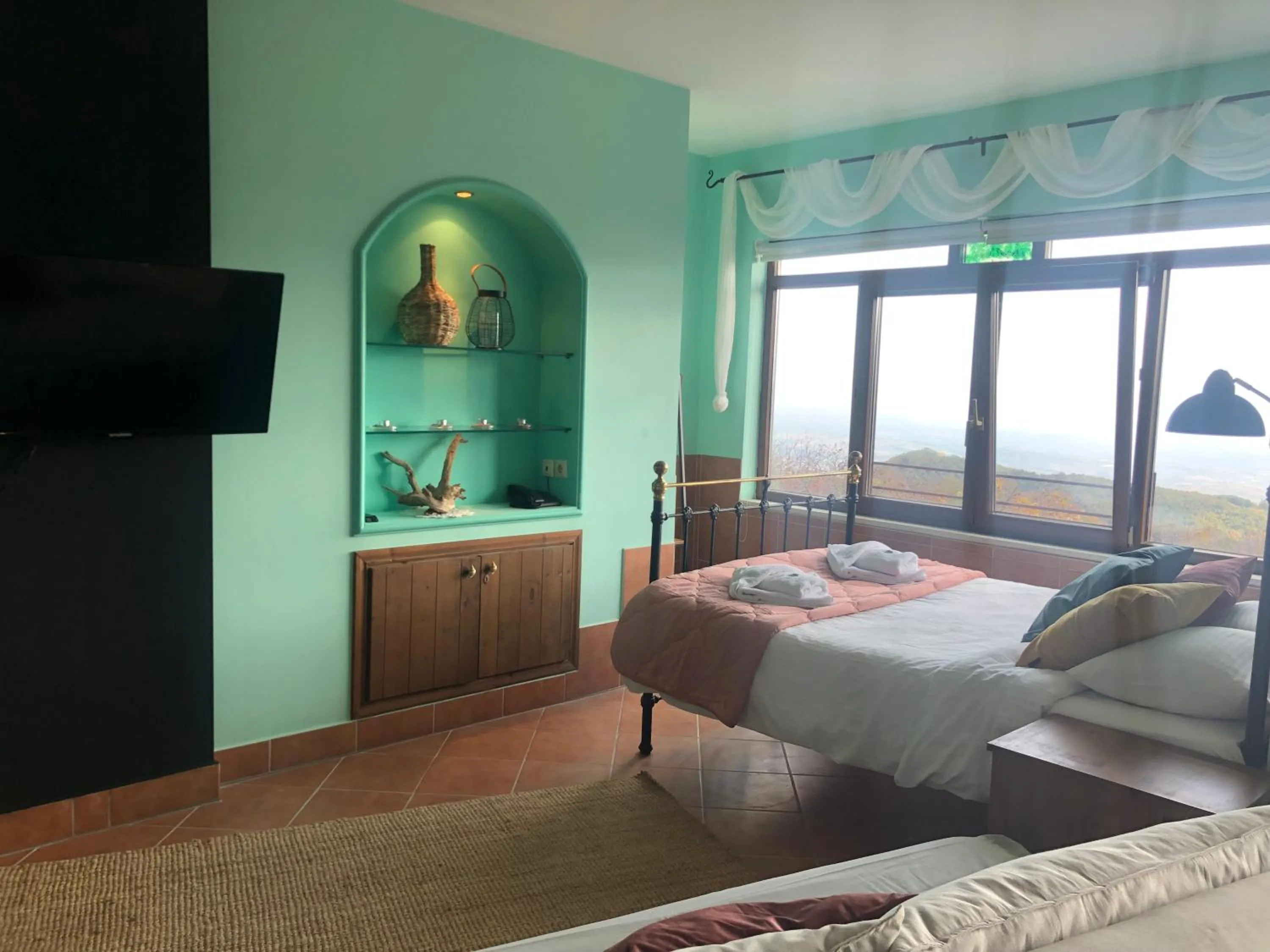 Shower, Bed in Vaela Hotel Cultural Resort