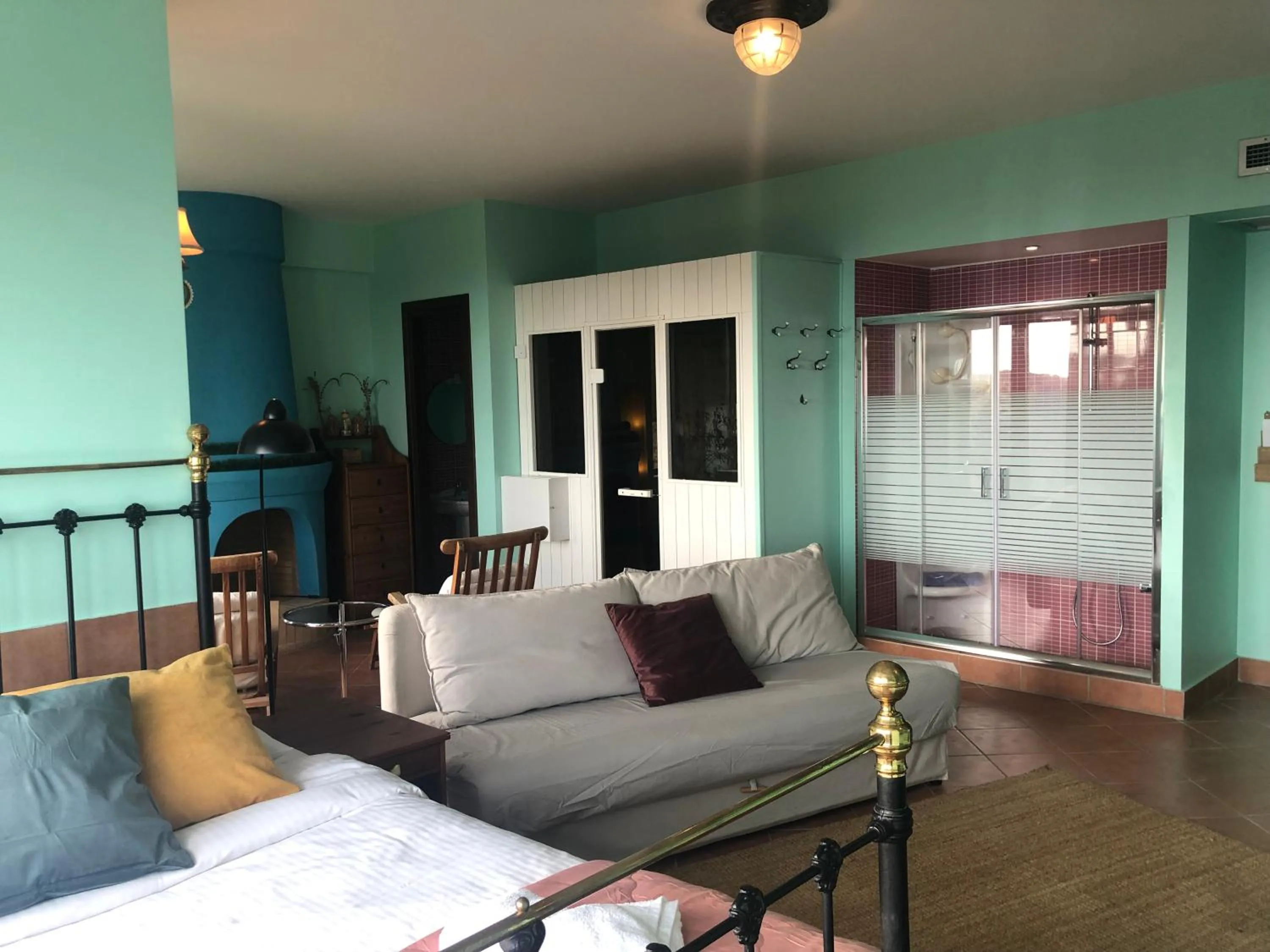 Shower in Vaela Hotel Cultural Resort