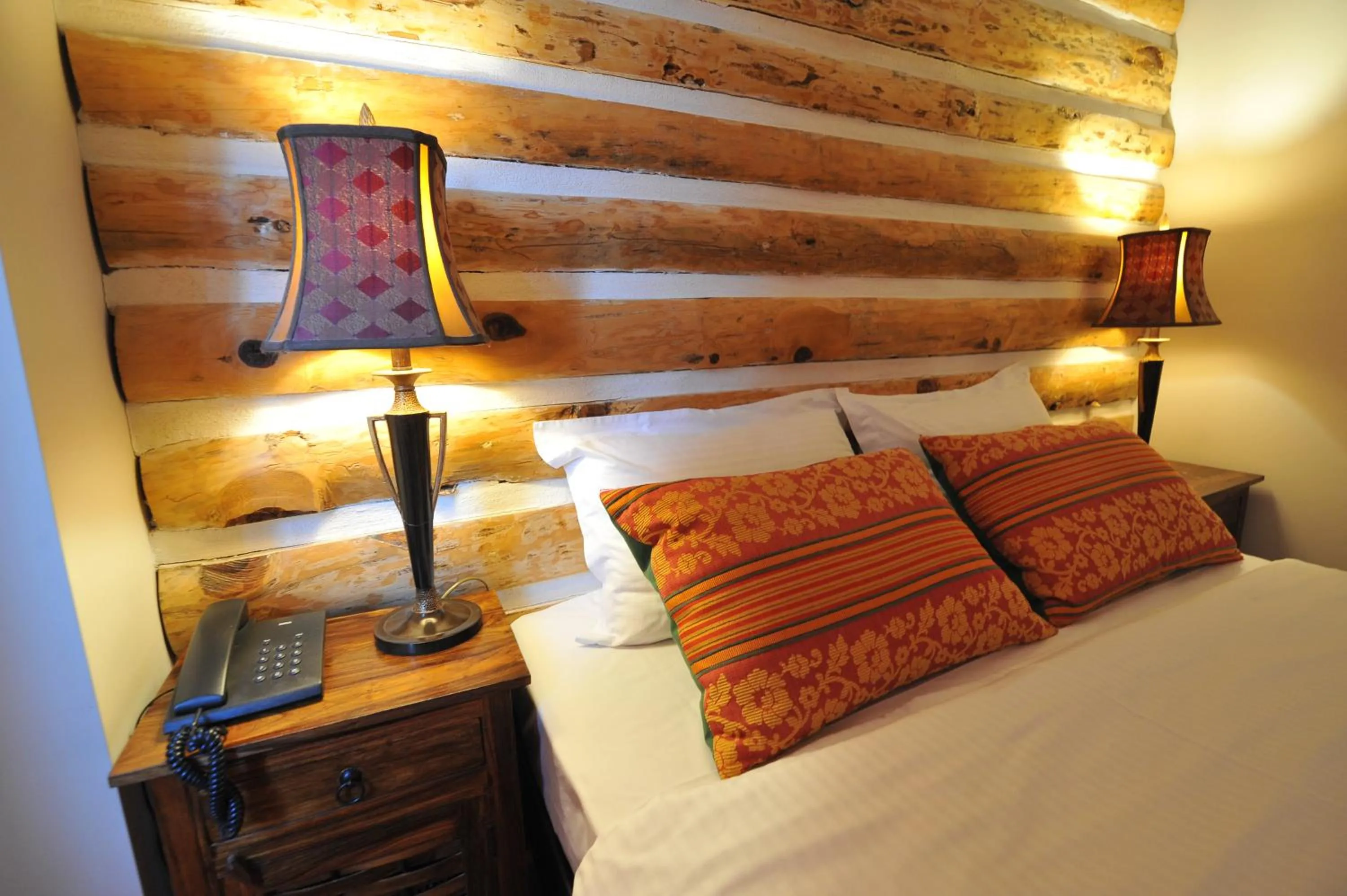 Shower, Bed in Vaela Hotel Cultural Resort