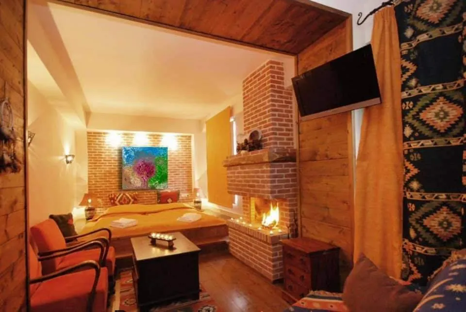 Communal lounge/ TV room in Vaela Hotel Cultural Resort