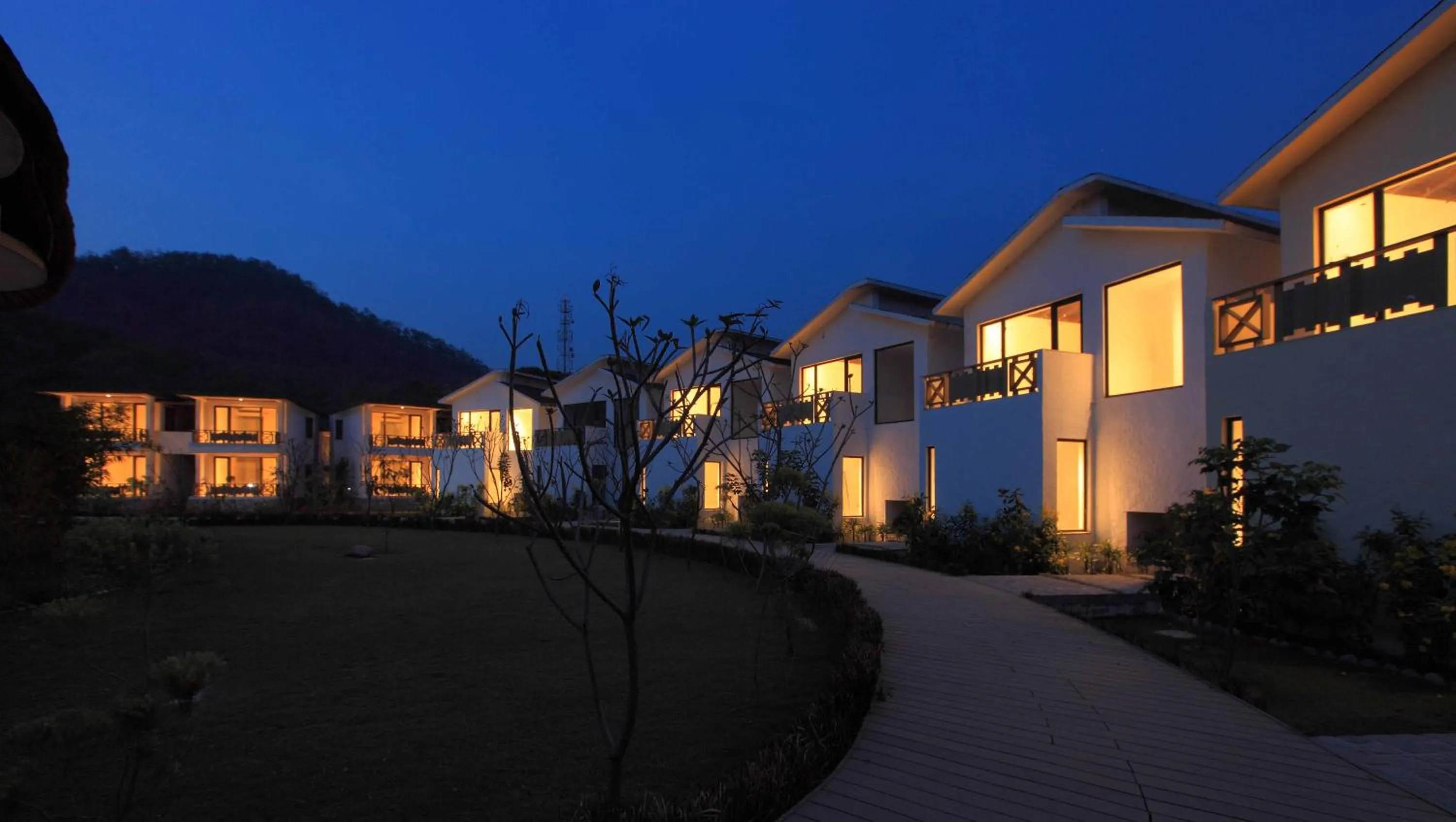 Facade/entrance in Lemon Tree Premier, Corbett