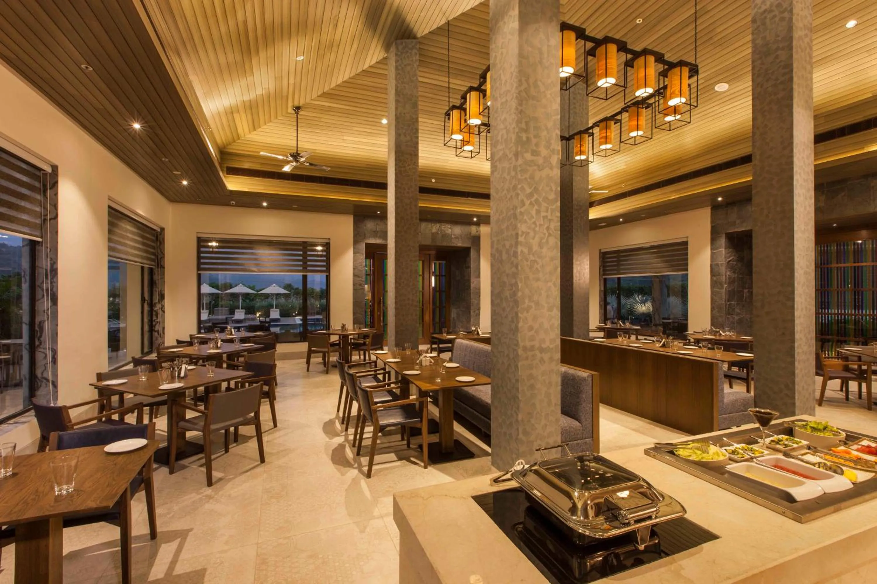 Food and drinks in Lemon Tree Premier, Corbett