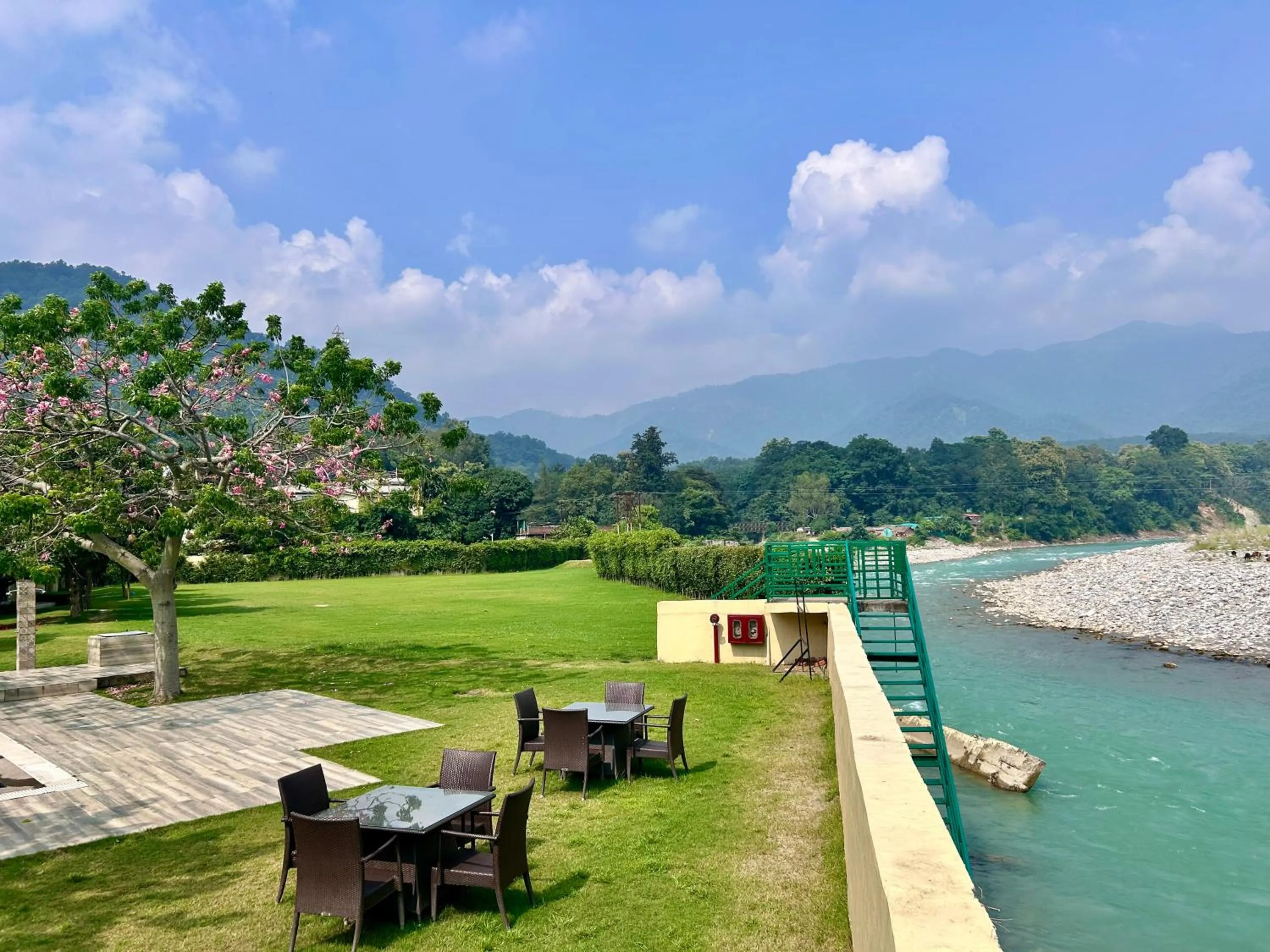 Garden in Lemon Tree Premier, Corbett