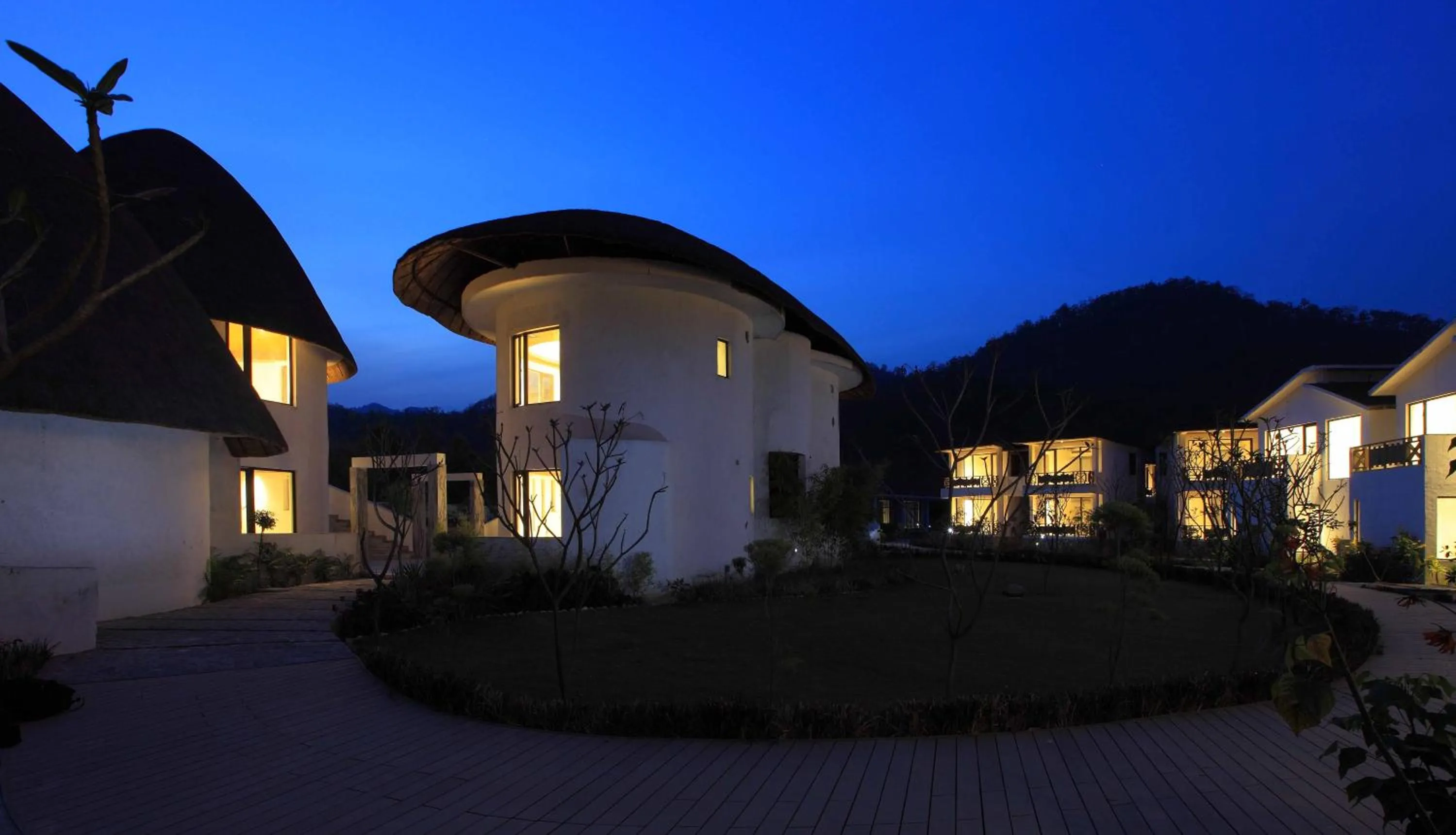 Facade/entrance in Lemon Tree Premier, Corbett