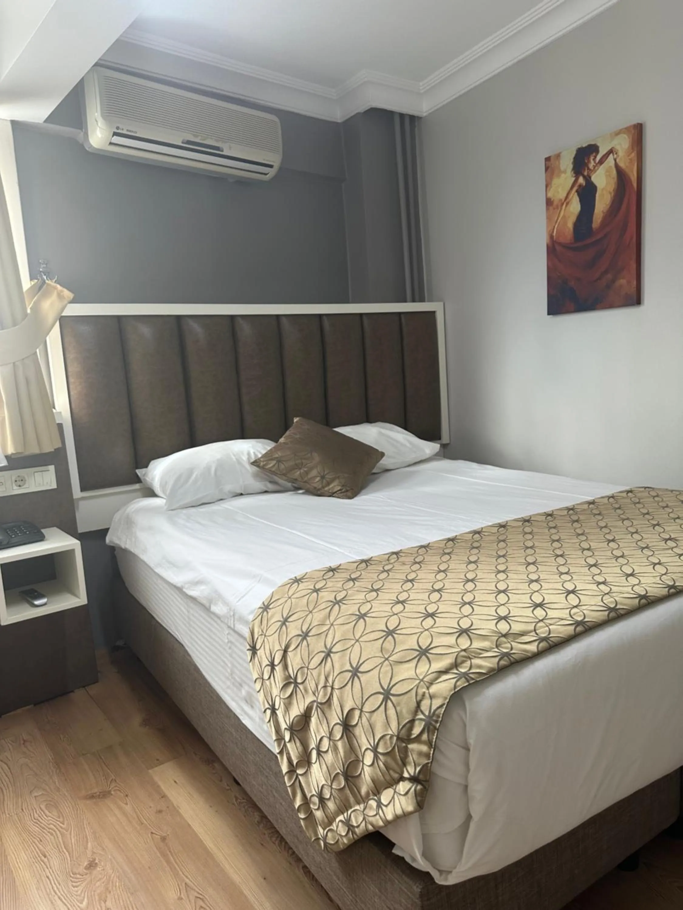 Bedroom, Bed in Hotel Süreyya