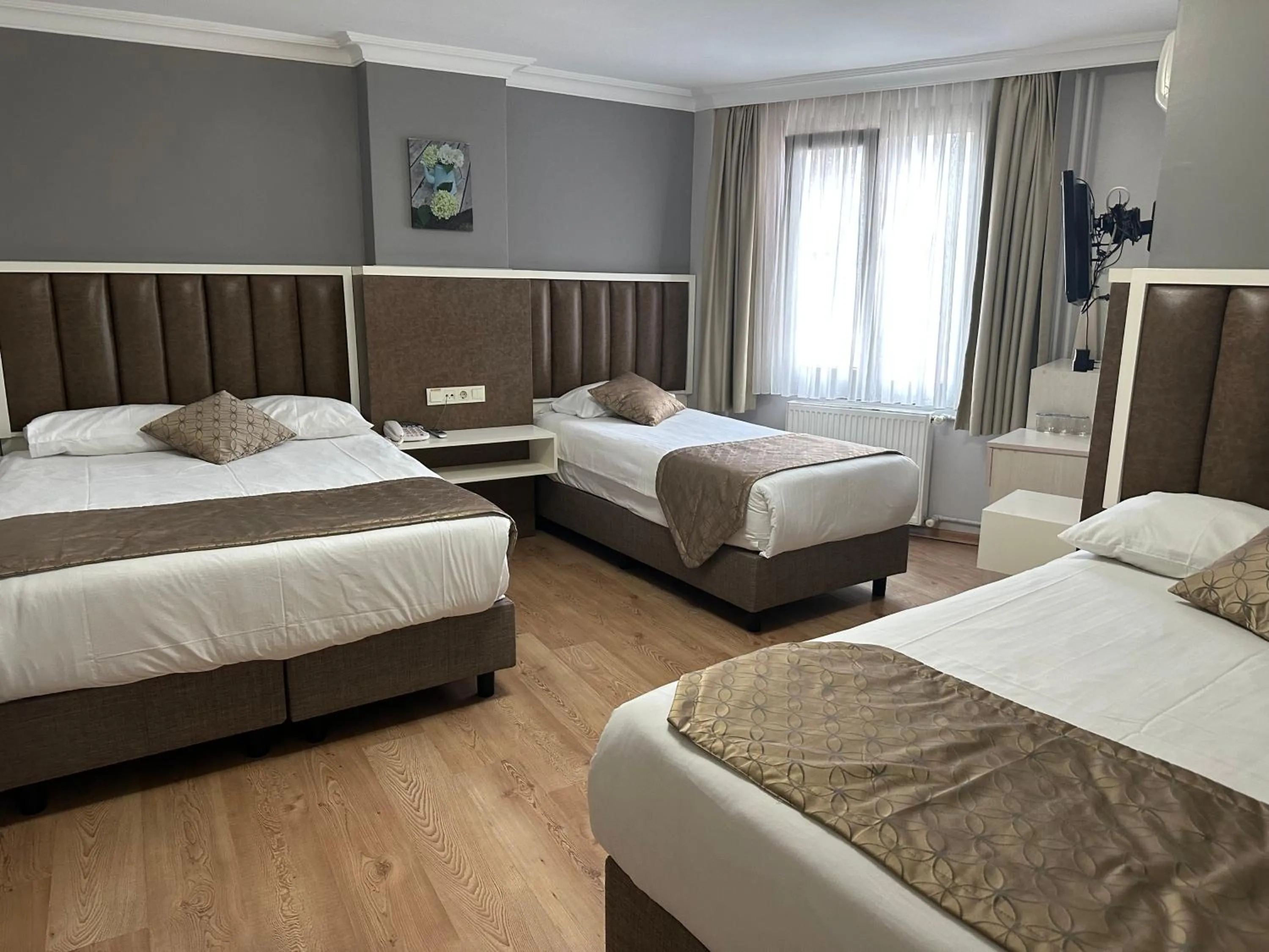 Photo of the whole room, Bed in Hotel Süreyya