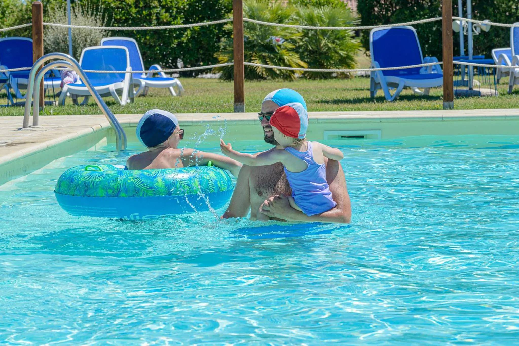 Swimming pool in Residenza Principina