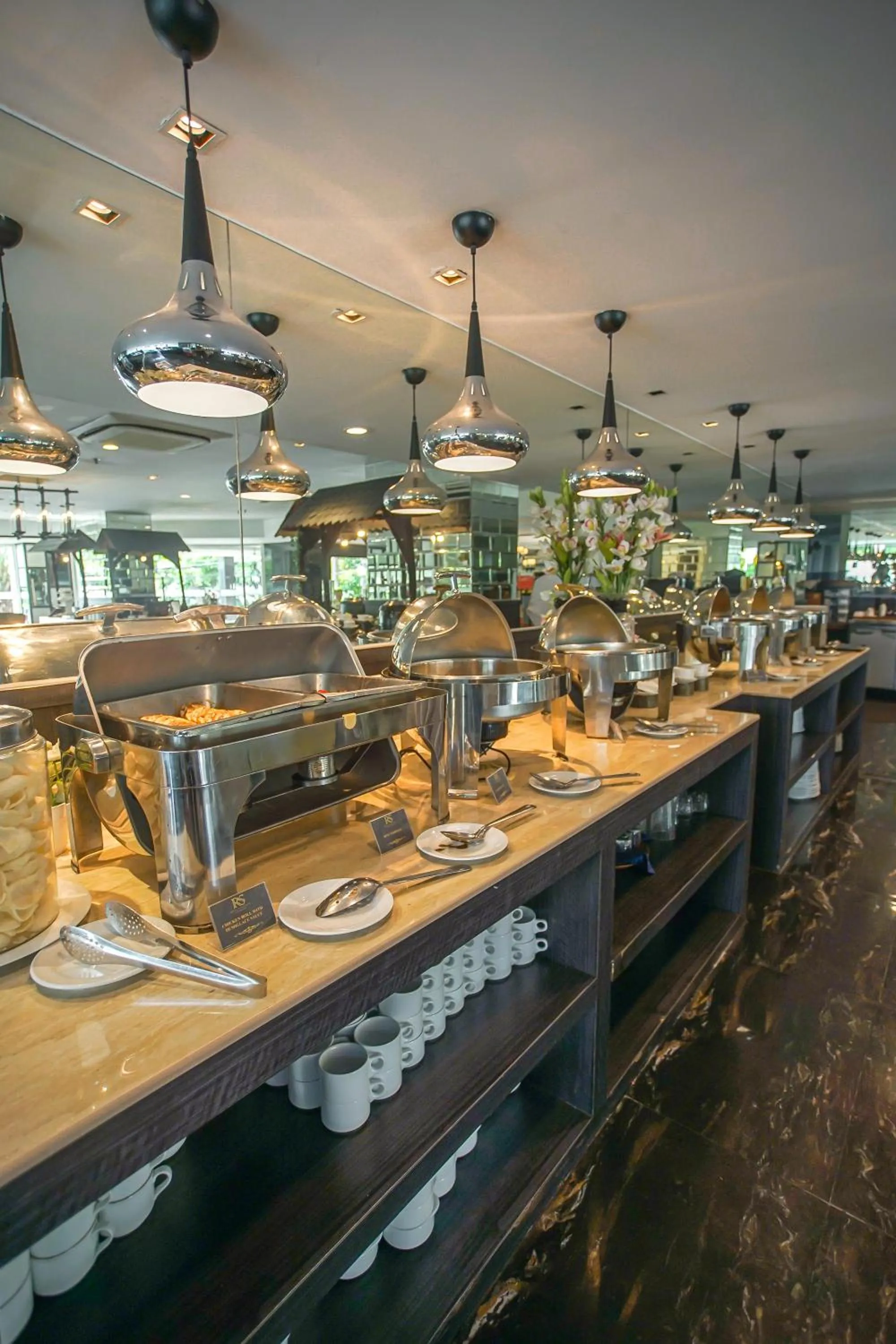 Buffet breakfast in Royal Regantris Cendana