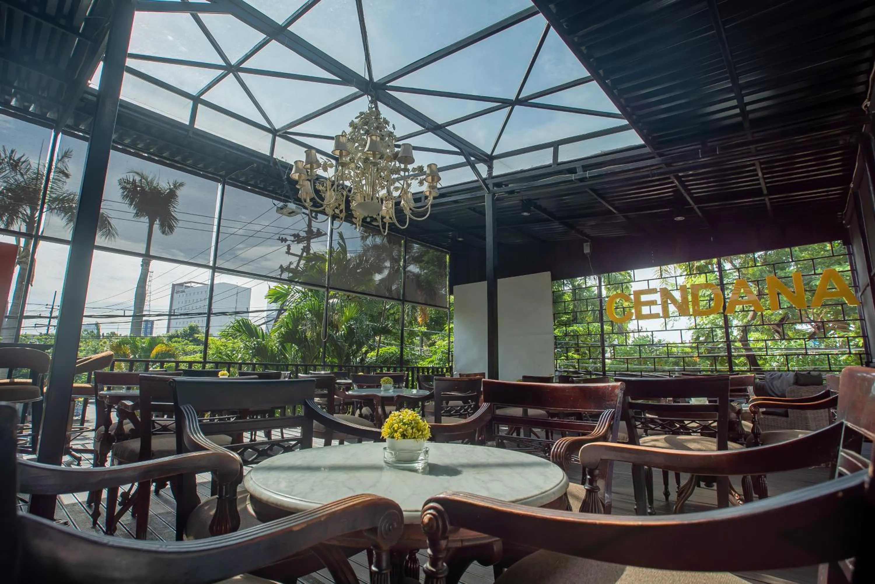 Restaurant/places to eat in Royal Regantris Cendana