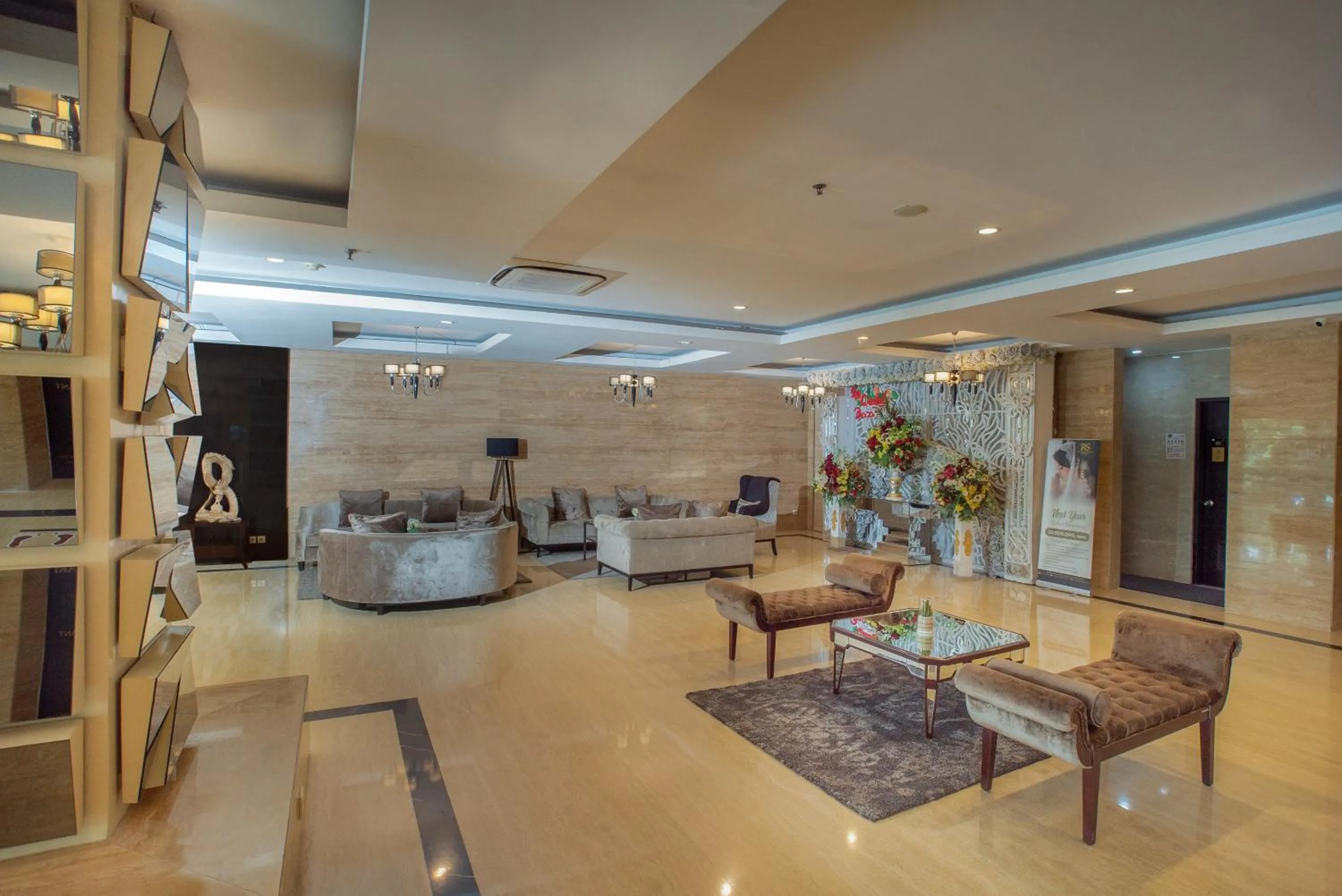 Lobby or reception in Royal Regantris Cendana
