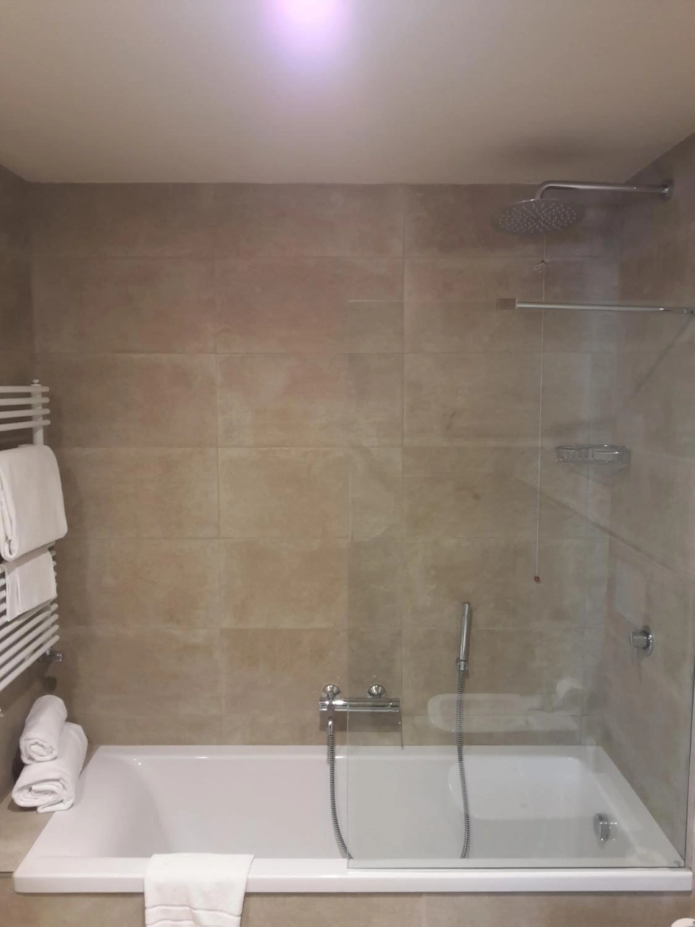 Bathroom in Hotel President