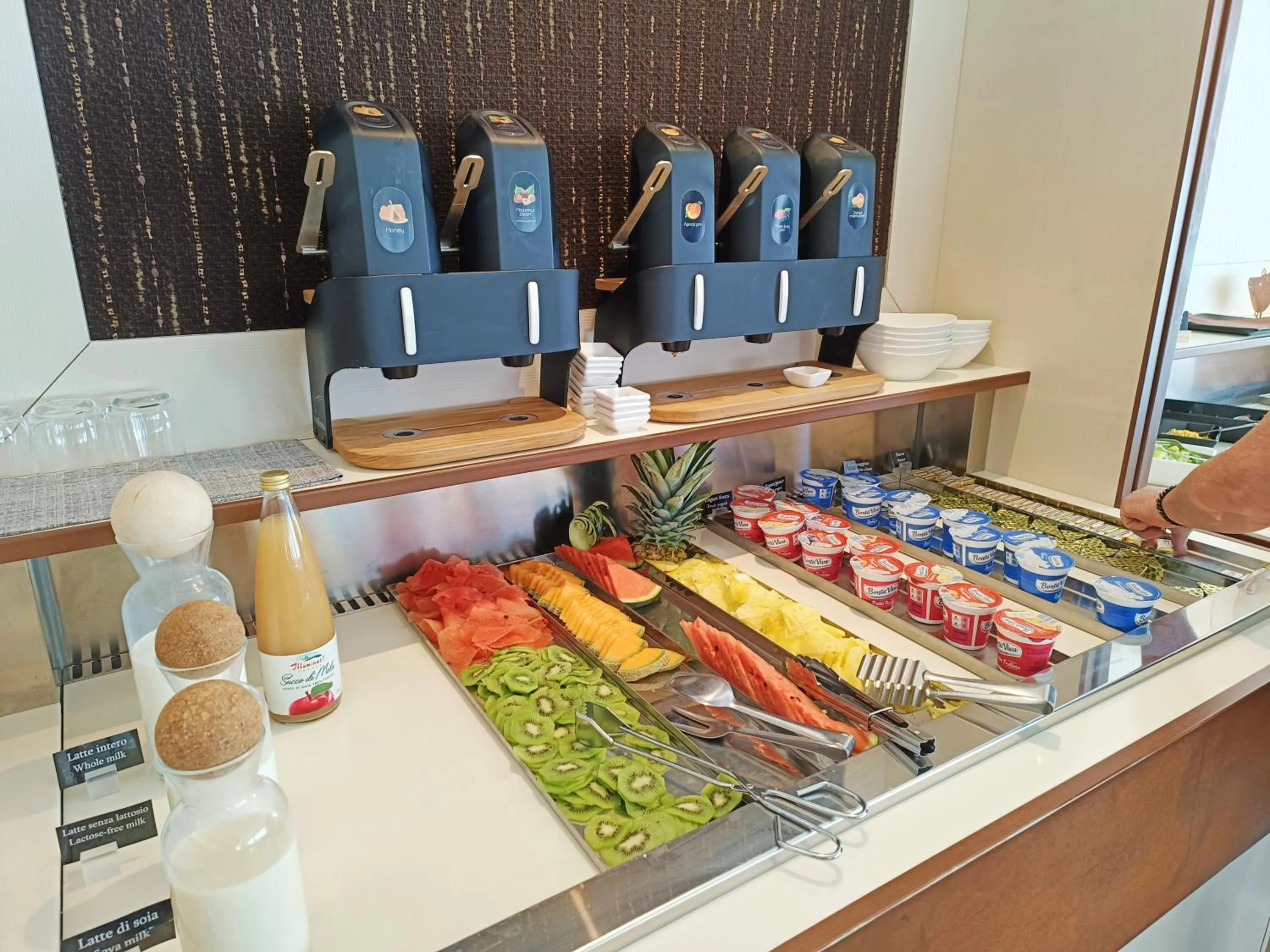 Breakfast in Hotel President