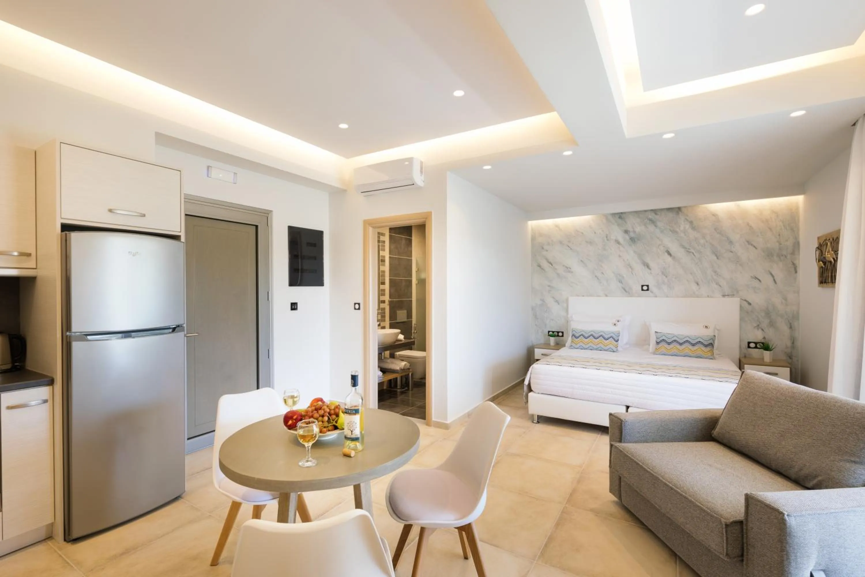 Bathroom, Bed in Belvedere Luxury Apartments & Spa