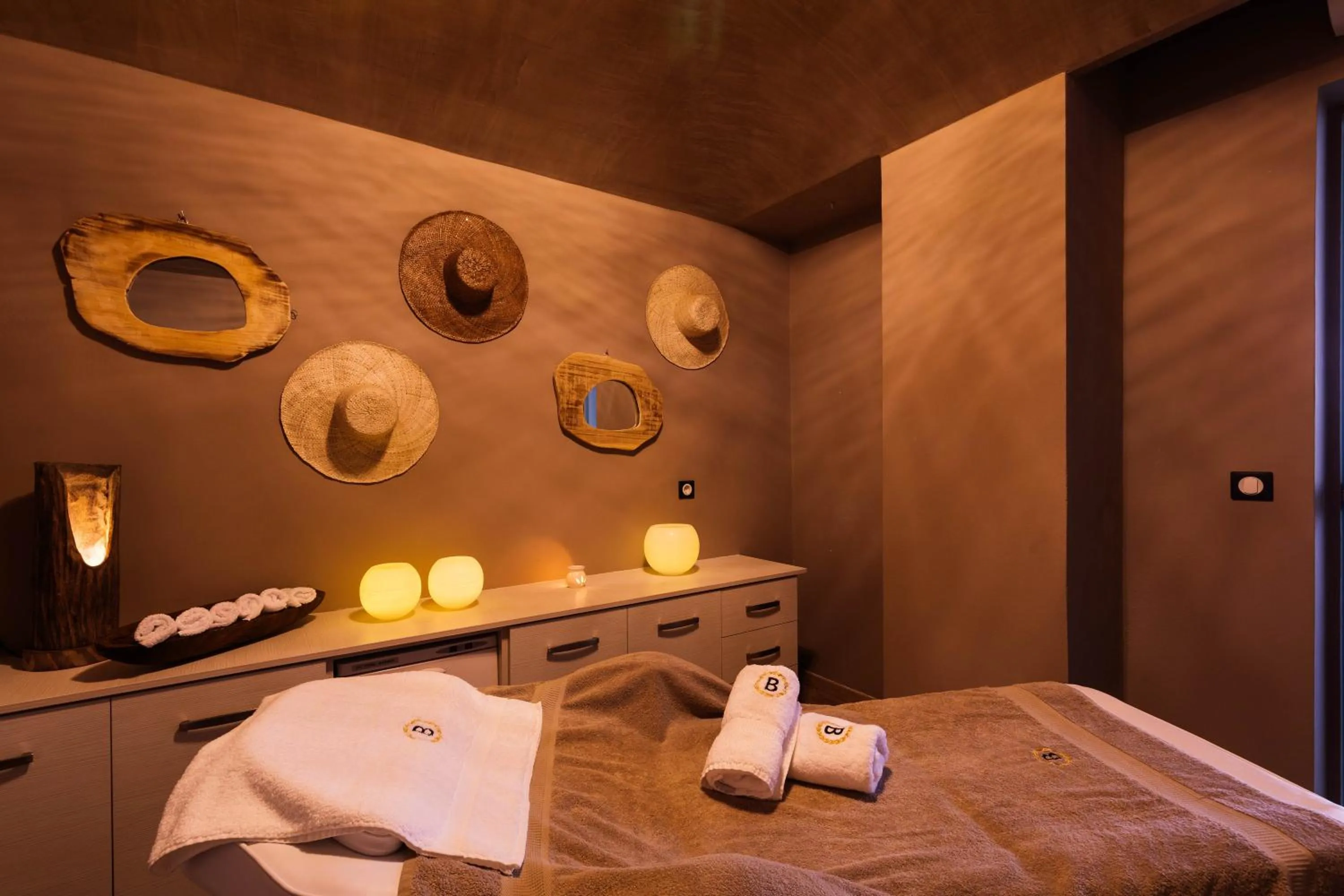 Massage, Bed in Belvedere Luxury Apartments & Spa
