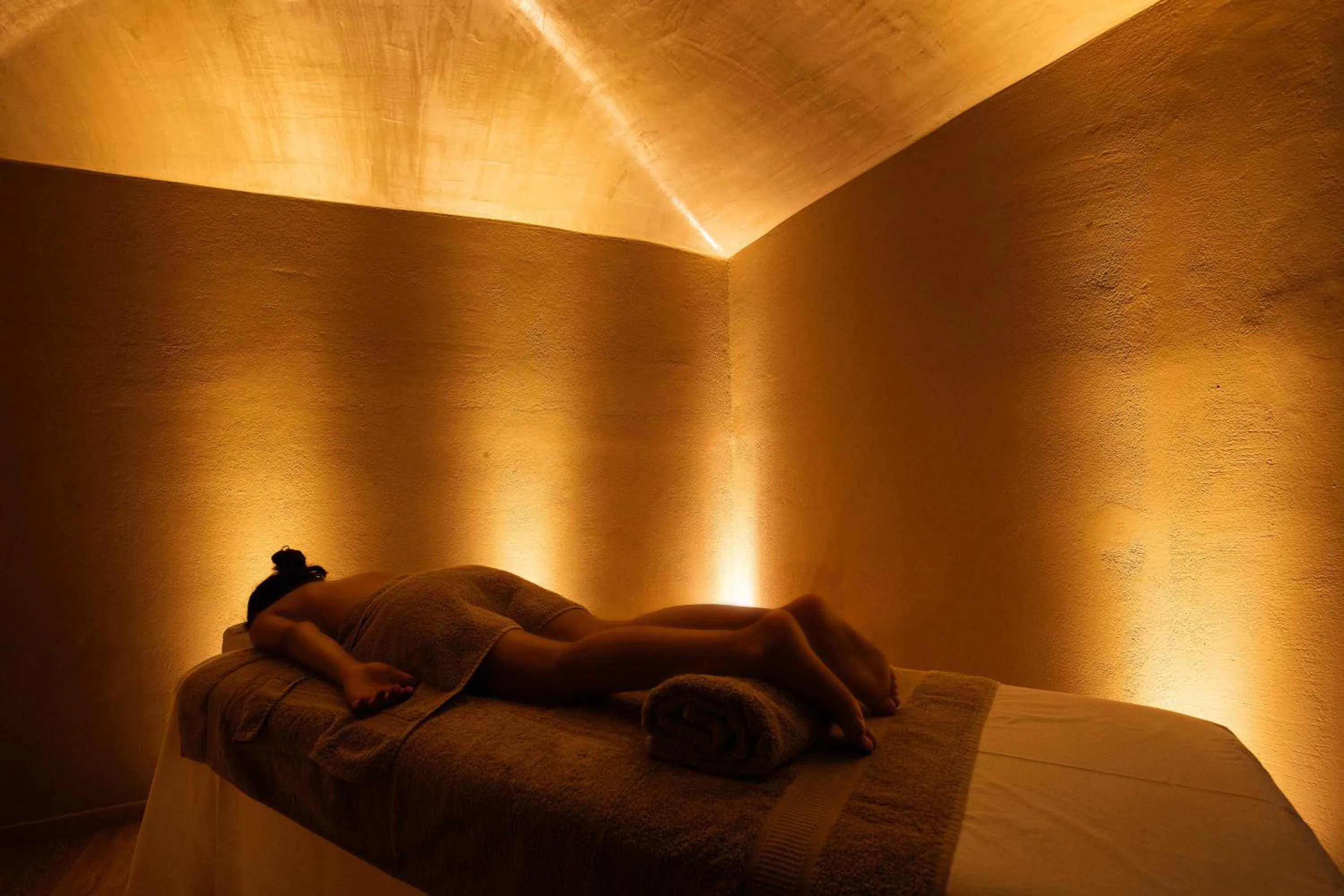 Massage in Belvedere Luxury Apartments & Spa