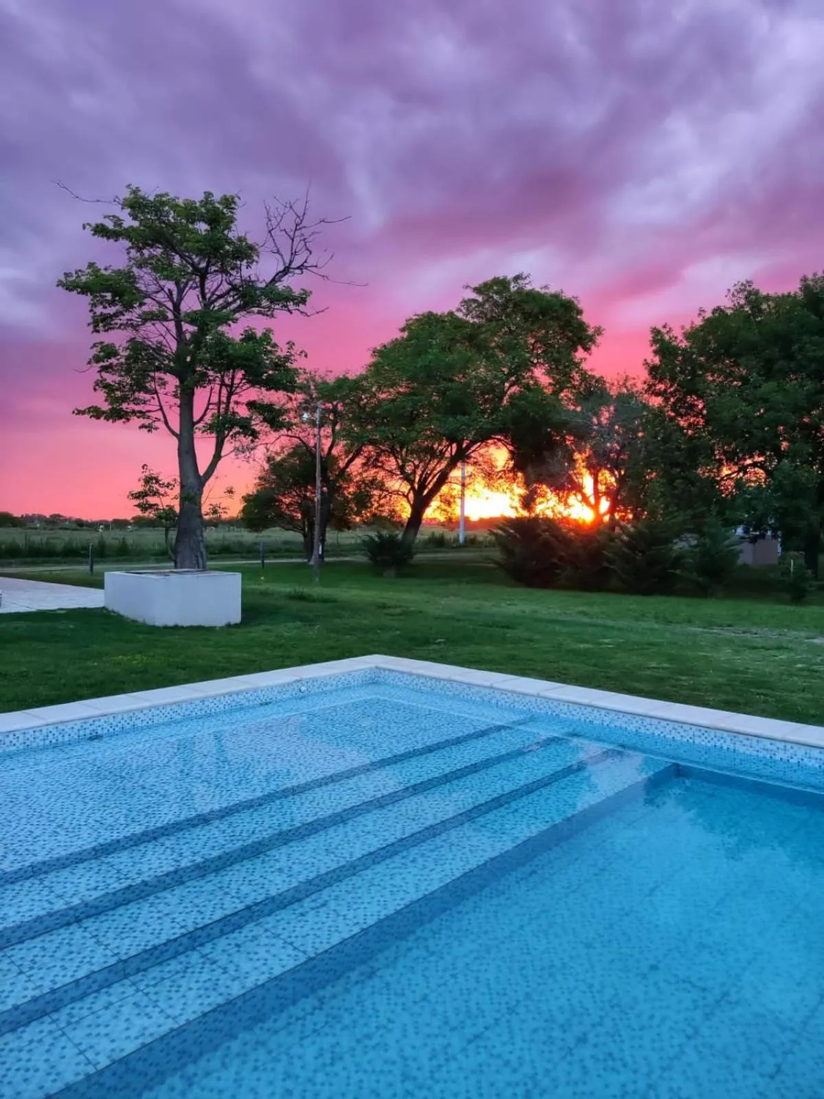 Swimming pool in Howard Johnson San Francisco
