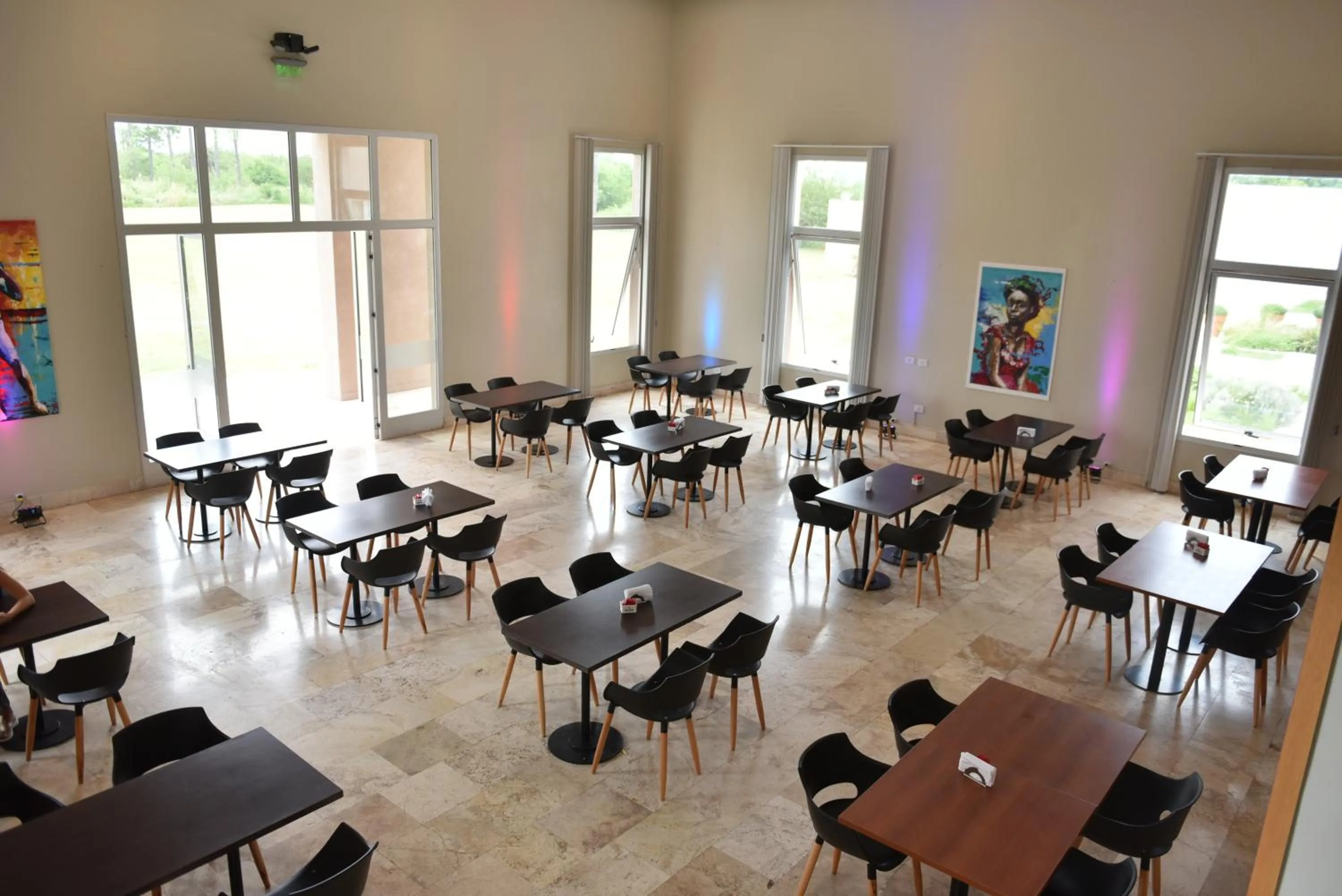 Restaurant/places to eat in Howard Johnson San Francisco