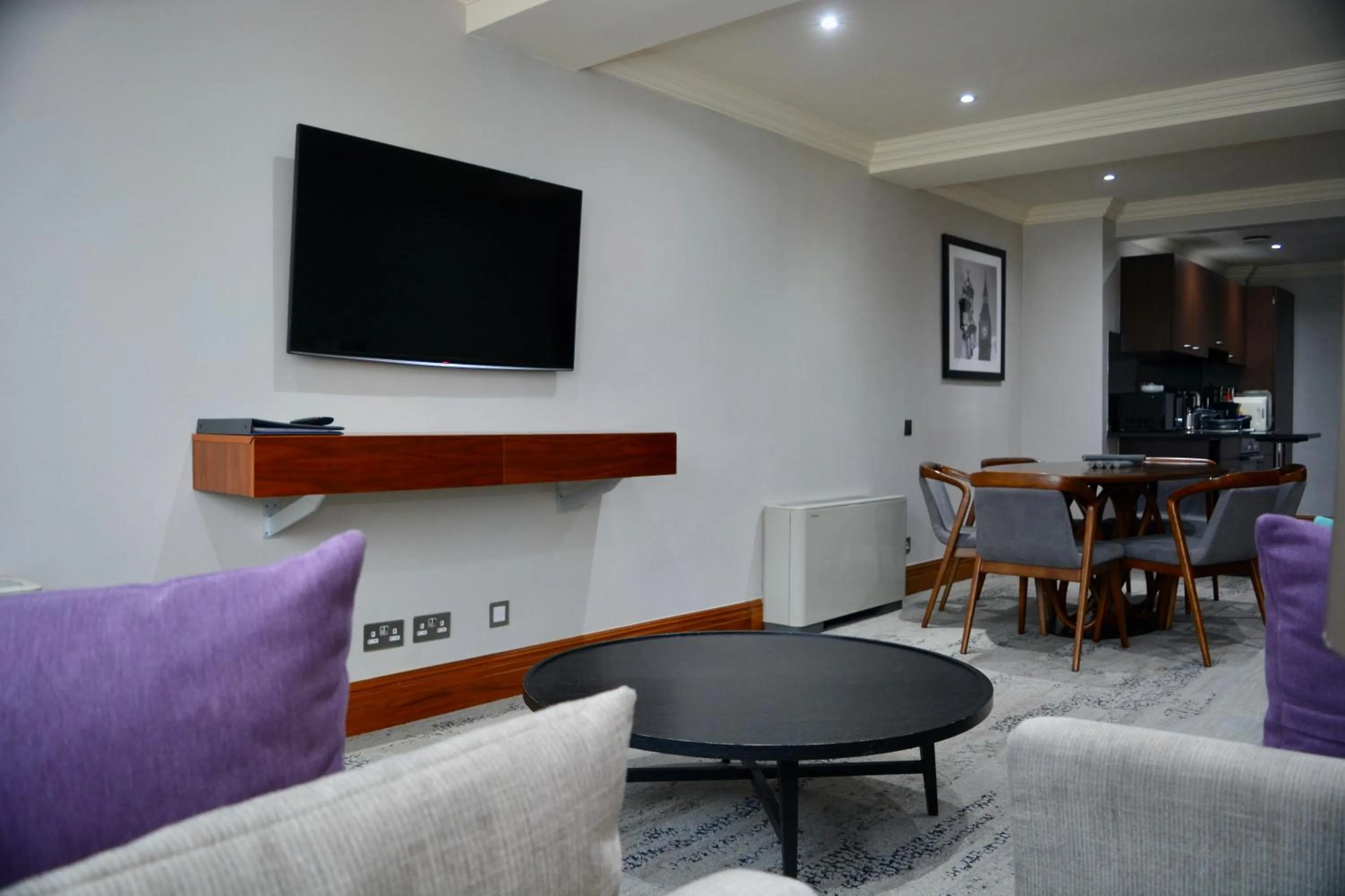 TV and multimedia in Sanctum Maida Vale