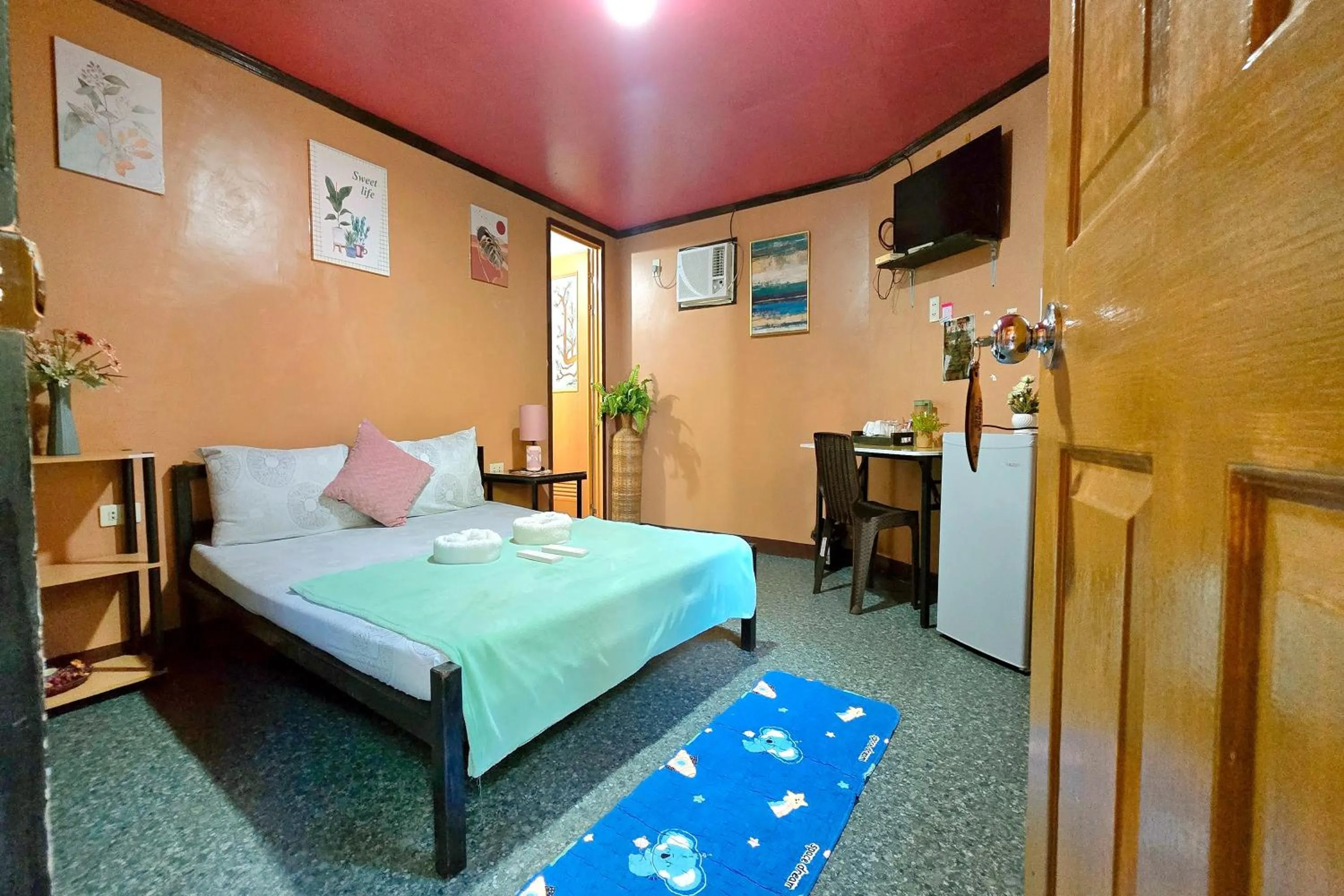 Bedroom, Bed in ADRIANA's PLACE TROPICAL GUESTHOUSE