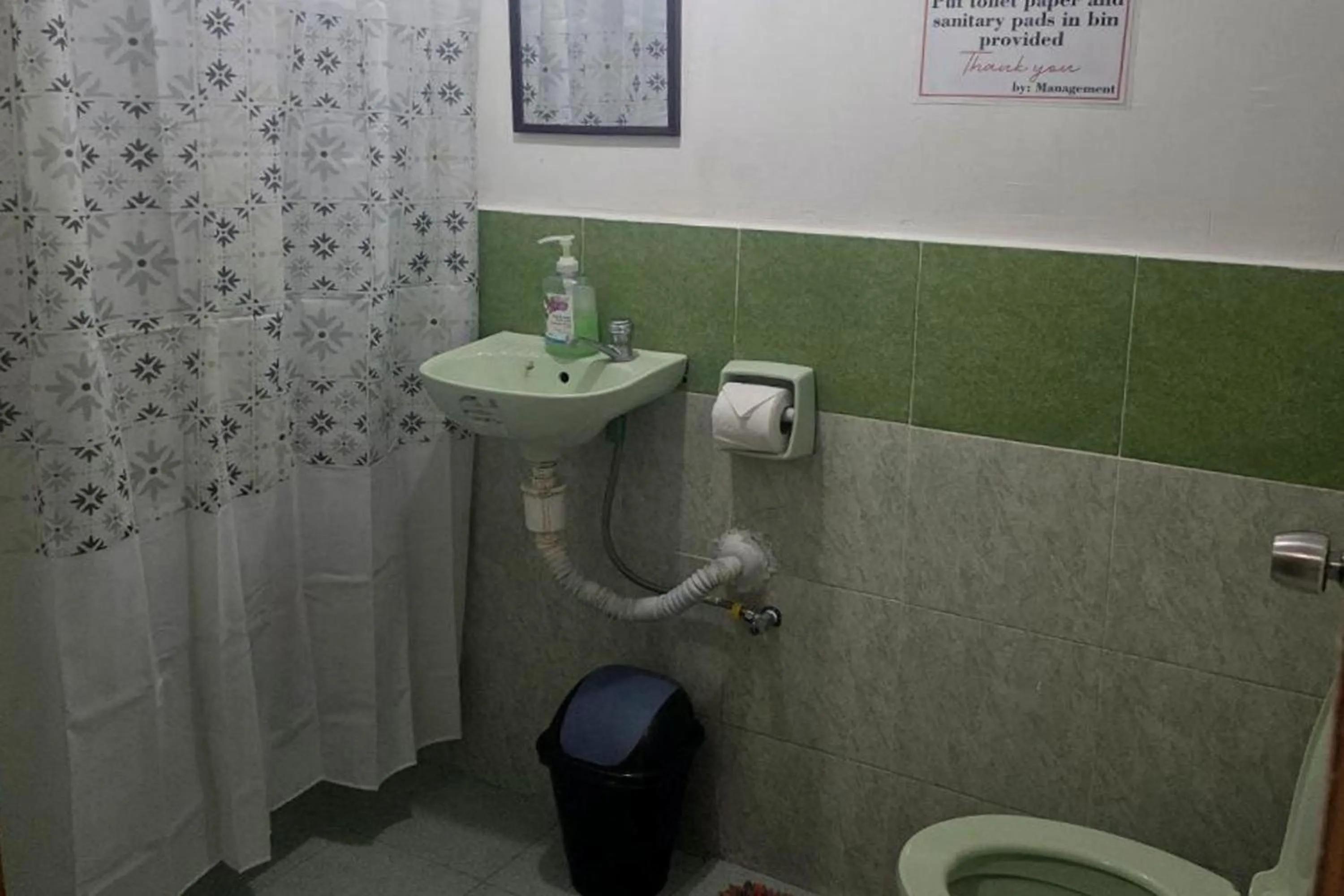 Bathroom in ADRIANA's PLACE TROPICAL GUESTHOUSE