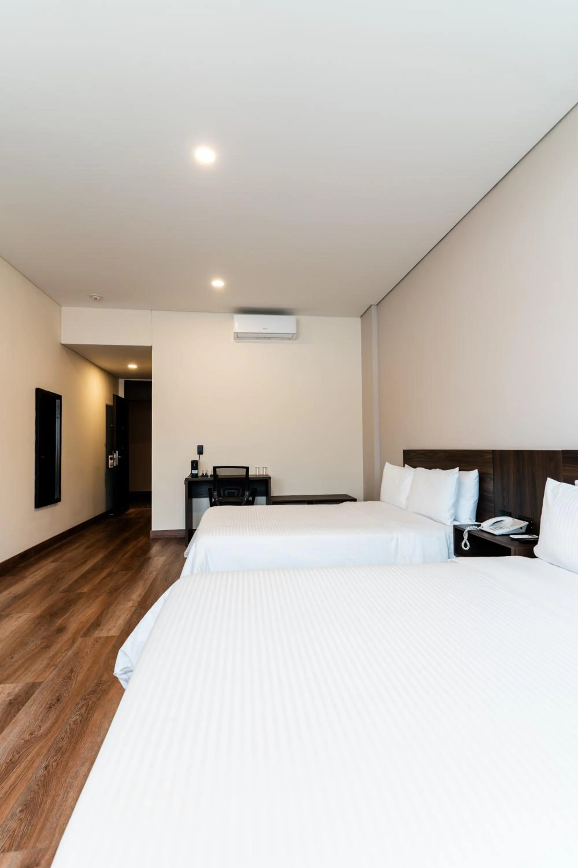 Bed in Best Western Plus Hotel Sandiego