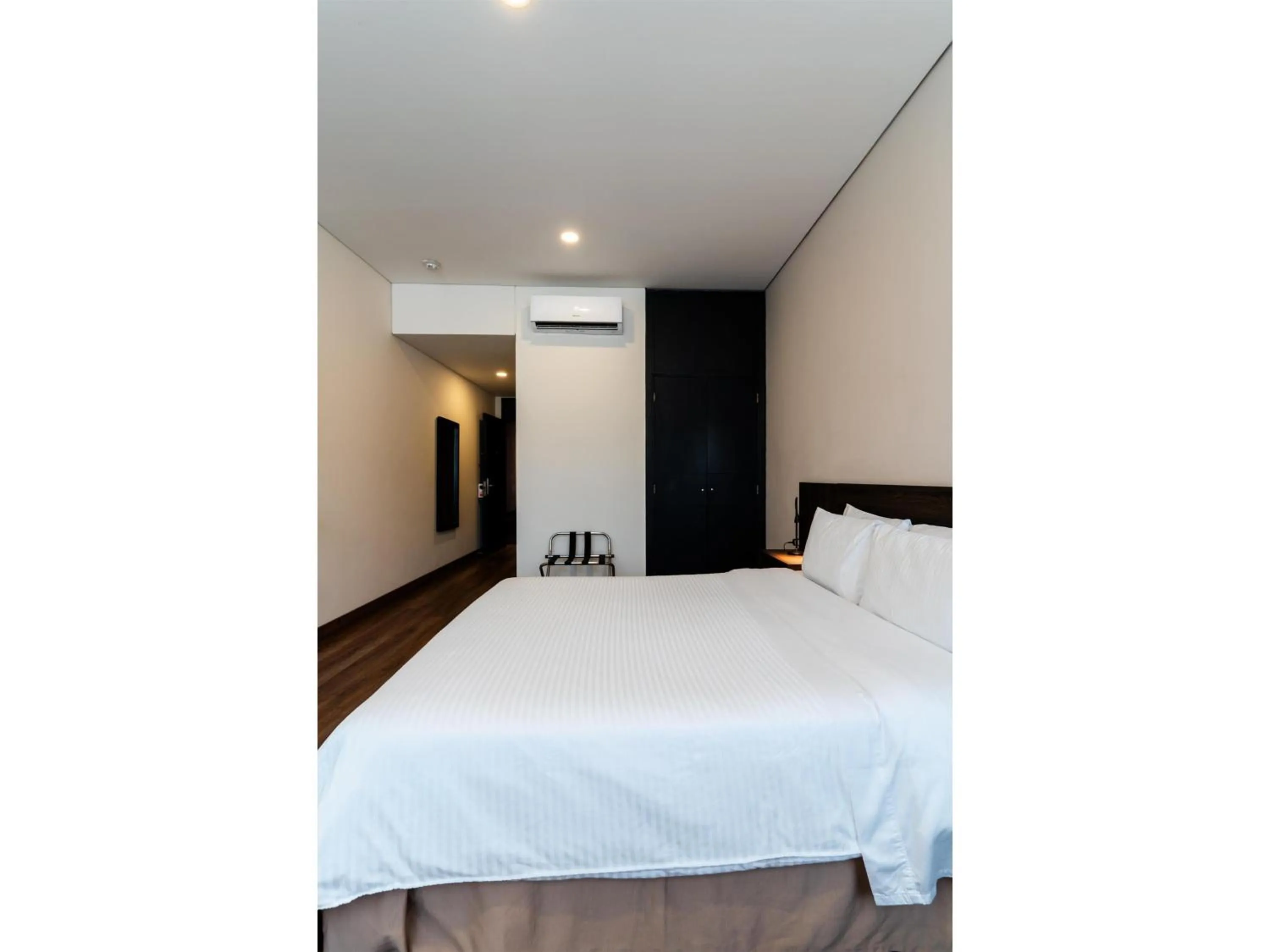 Bedroom, Bed in Best Western Plus Hotel San Diego