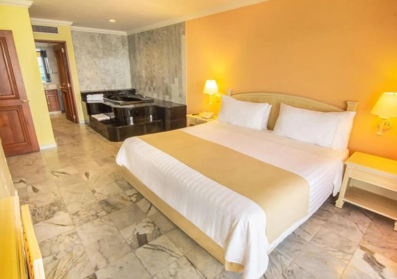 Bed in GHL Hotel Sunrise