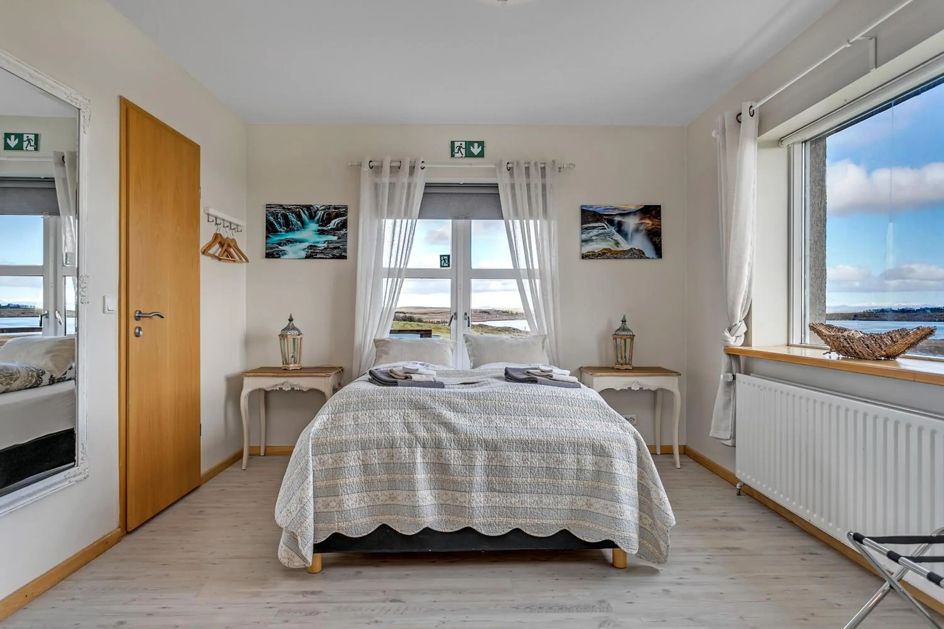 Quadruple Room with Private Bathroom in Guesthouse Vatnsholt Quadruple Room with Private Bathroom in Guesthouse Vatnsholt