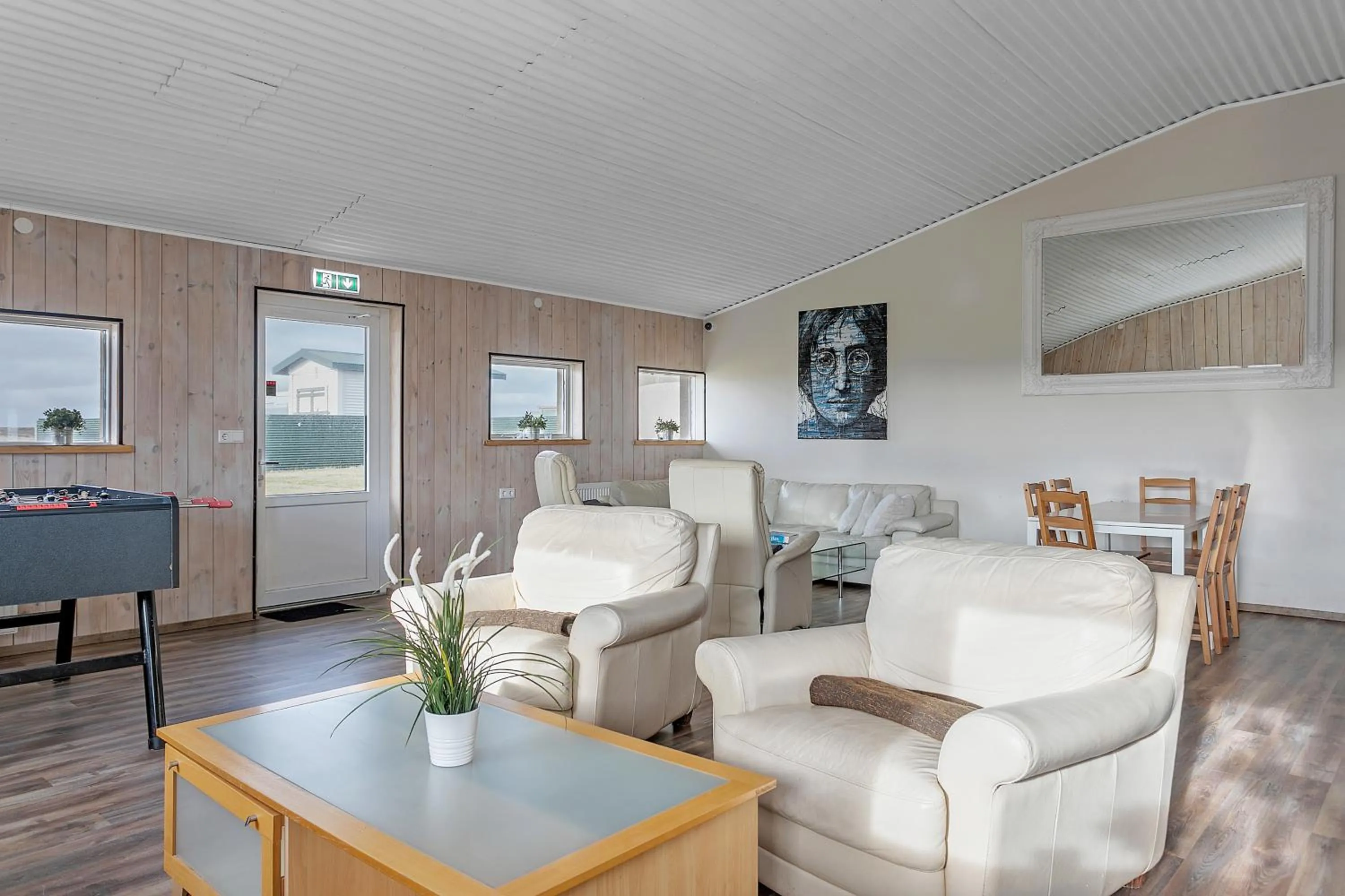 Communal lounge/ TV room in Guesthouse Vatnsholt