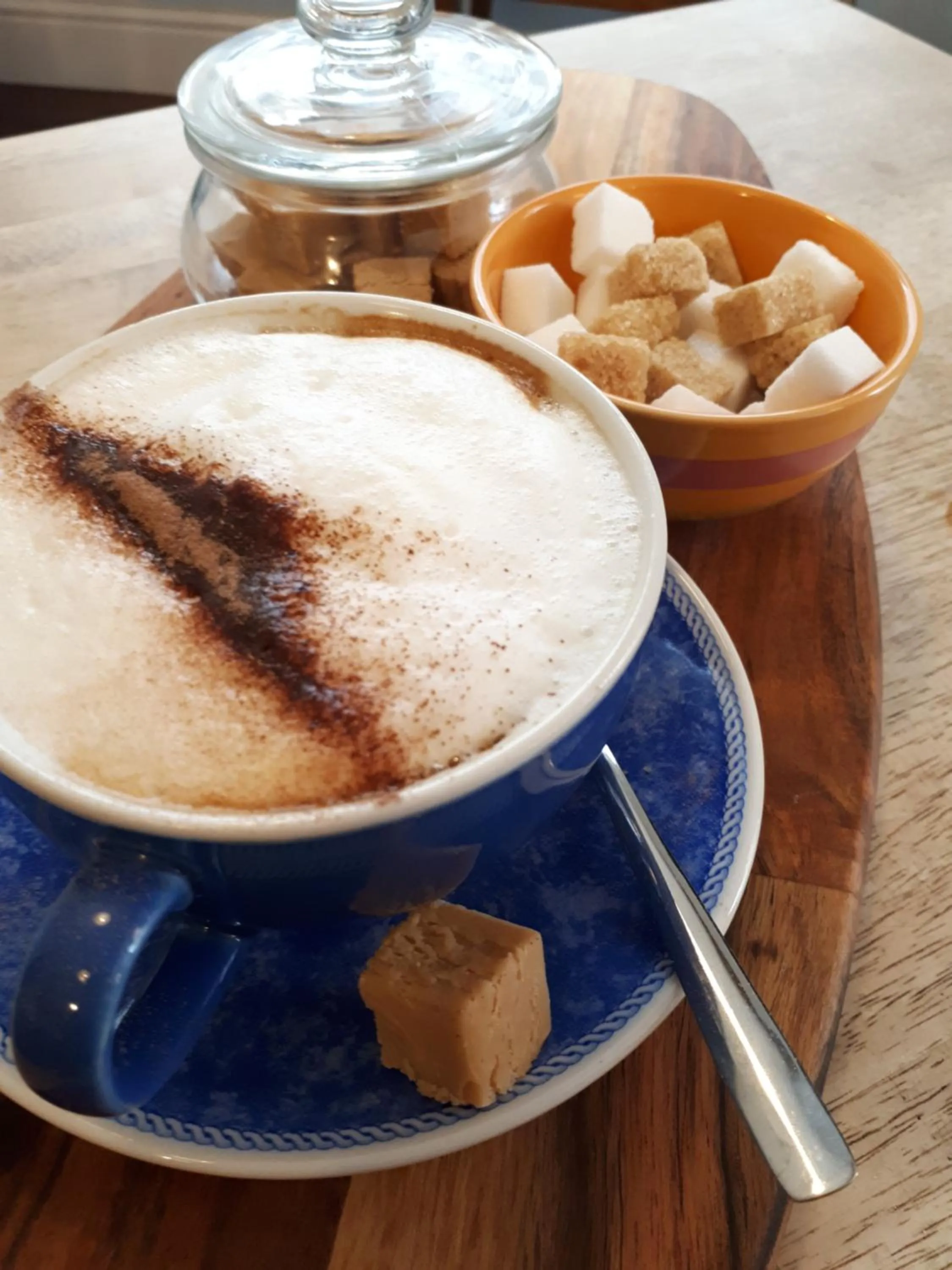 Food and drinks in Ty Glyndwr Bunkhouse, Bar and cafe