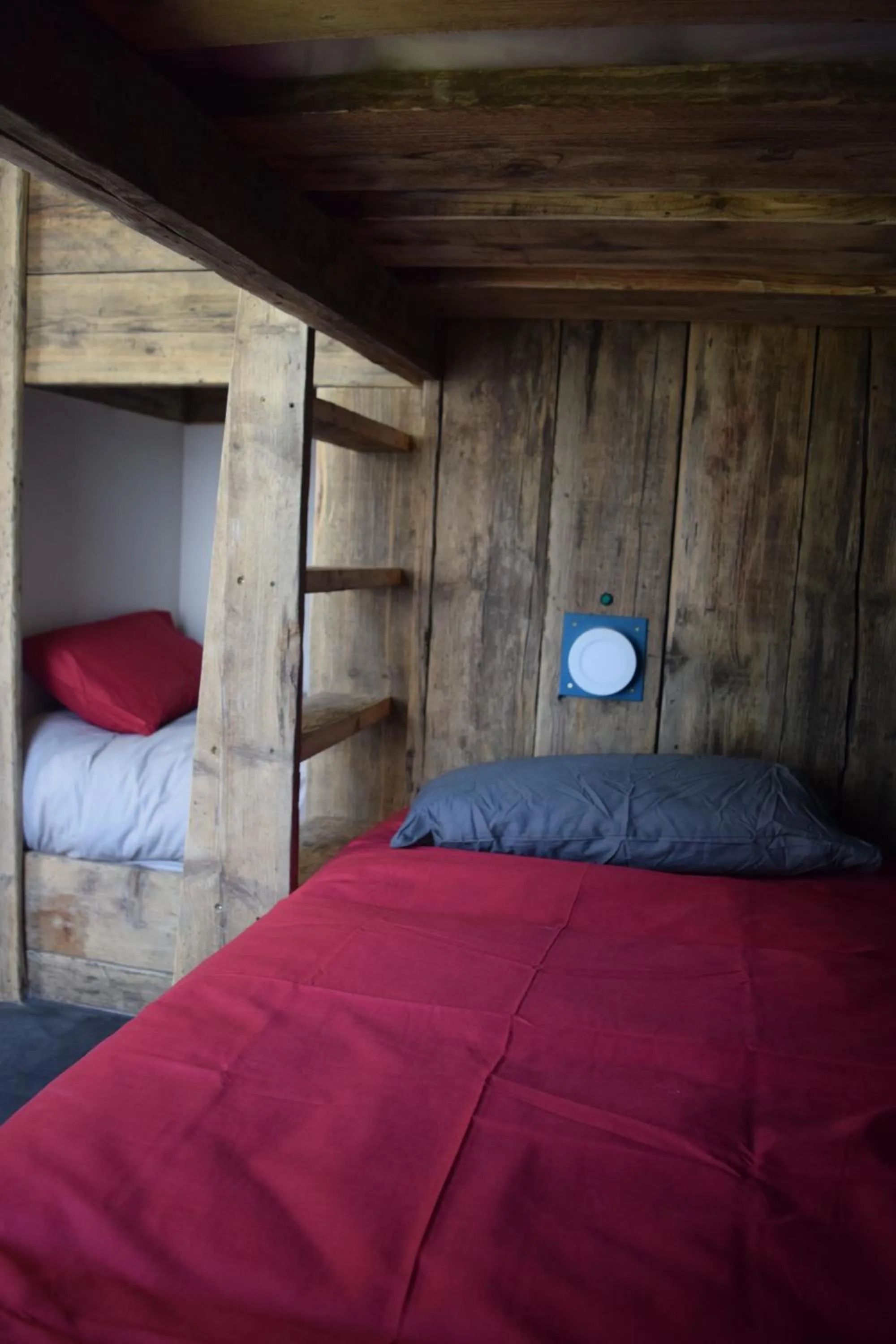 bunk bed, Bed in Ty Glyndwr Bunkhouse, Bar and cafe