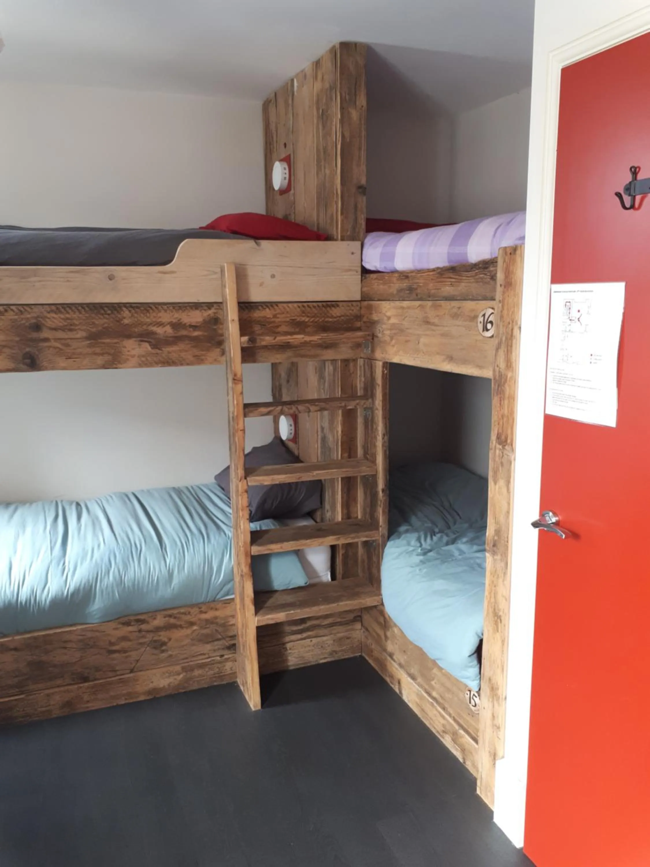 Photo of the whole room, Bed in Ty Glyndwr Bunkhouse, Bar and cafe